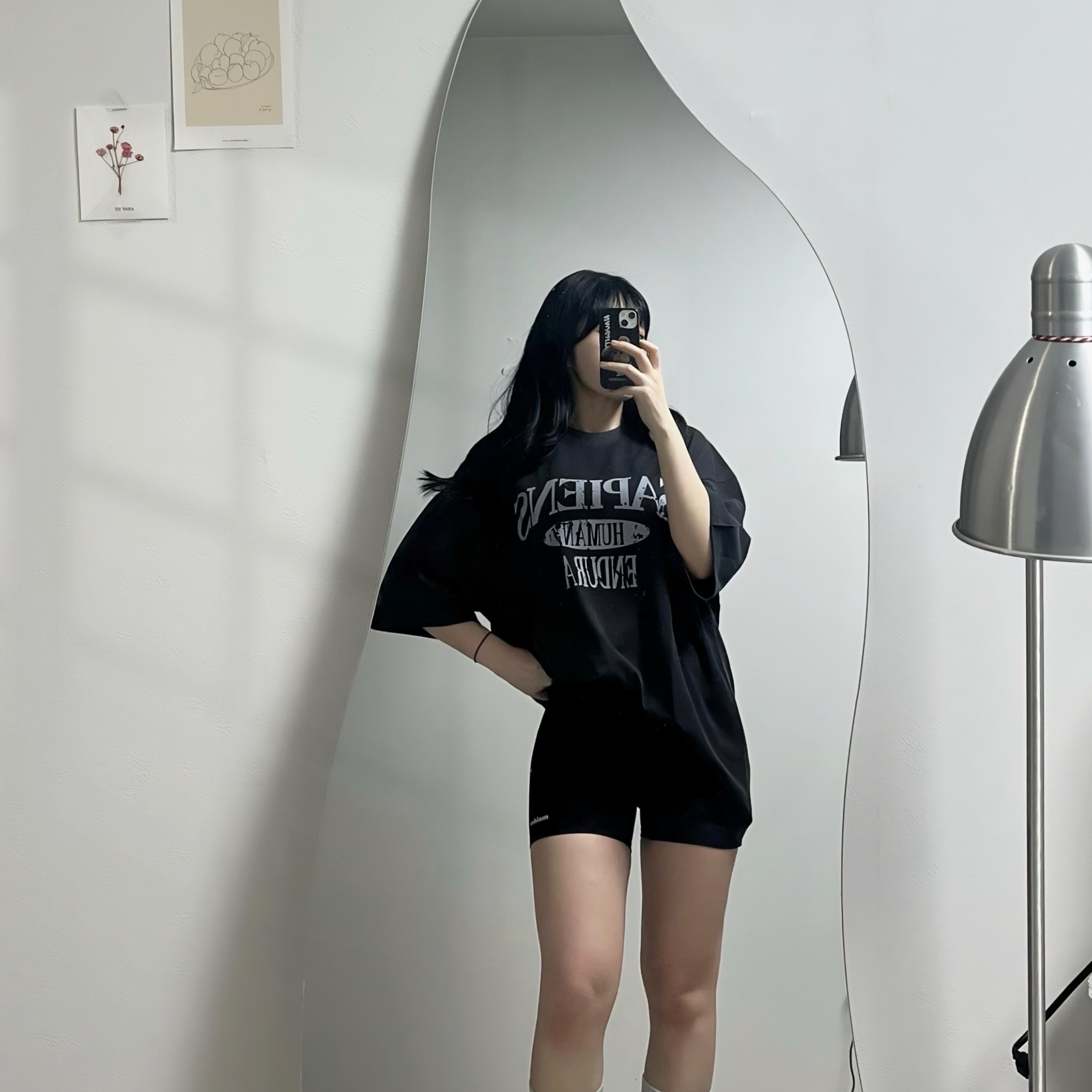 Sapiens Pigment Varsity Logo Over Fit Short Sleeves Charcoal 착용 스타일 - 1