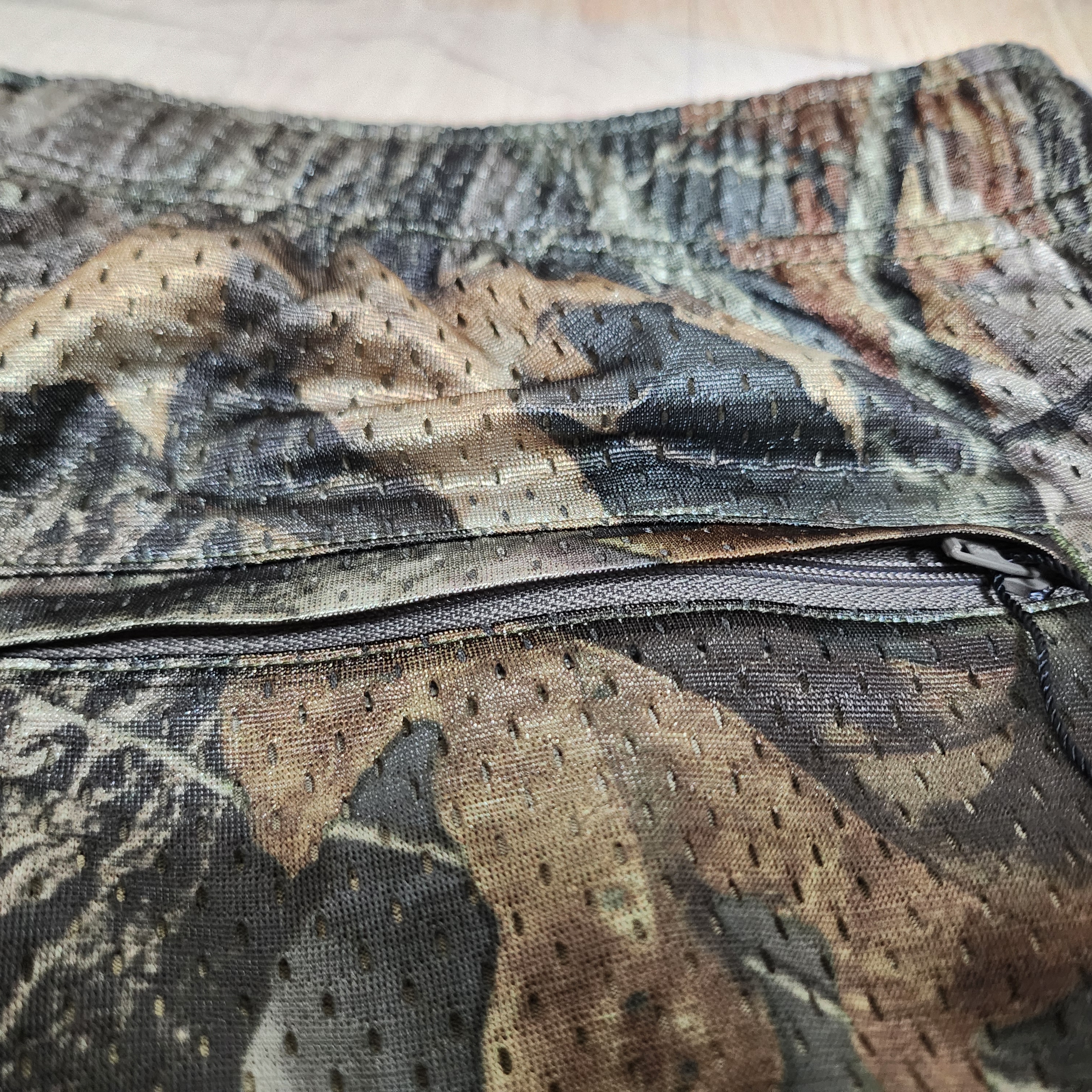 Supreme Small Box Baggy Mesh Shorts Realtree Hardwoods Camo - 25SS 착용 스타일 - 4