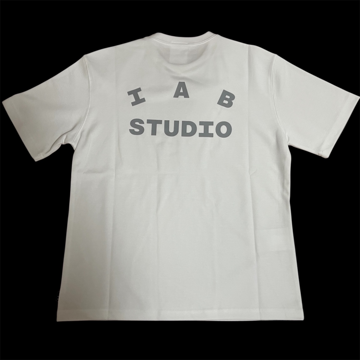 IAB Studio T-Shirt White Gray 착용 스타일