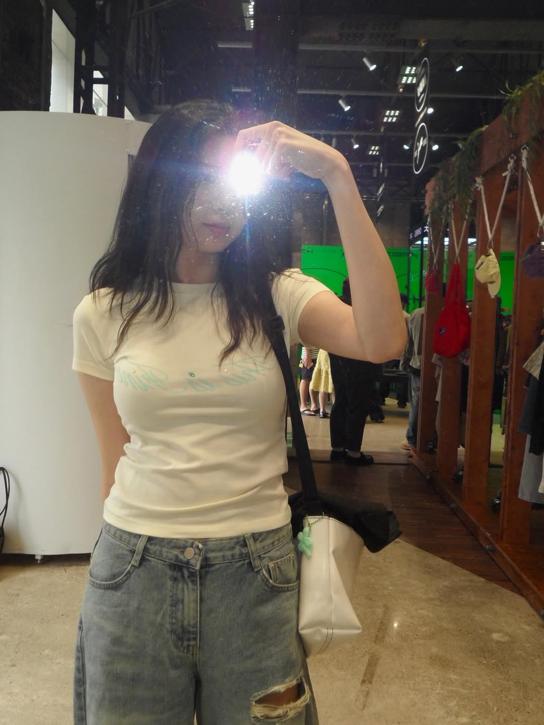 THIS IS FINE Signature Ball Cap Black, THIS IS FINE Cropped Signature Tee Cream 착용 스타일 - 2