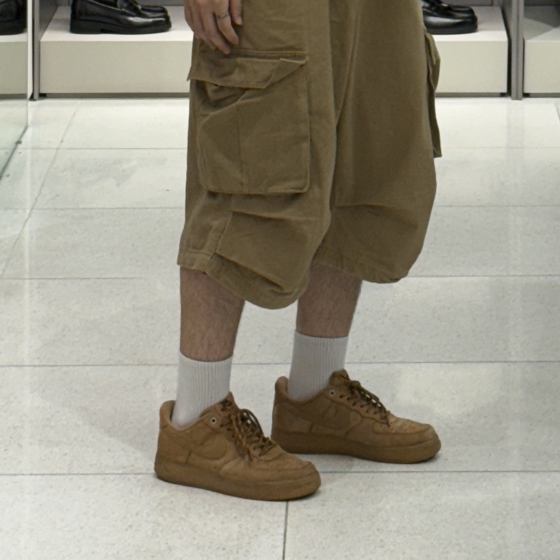 Nike Air Force 1 '07 WB Flax 착용 스타일