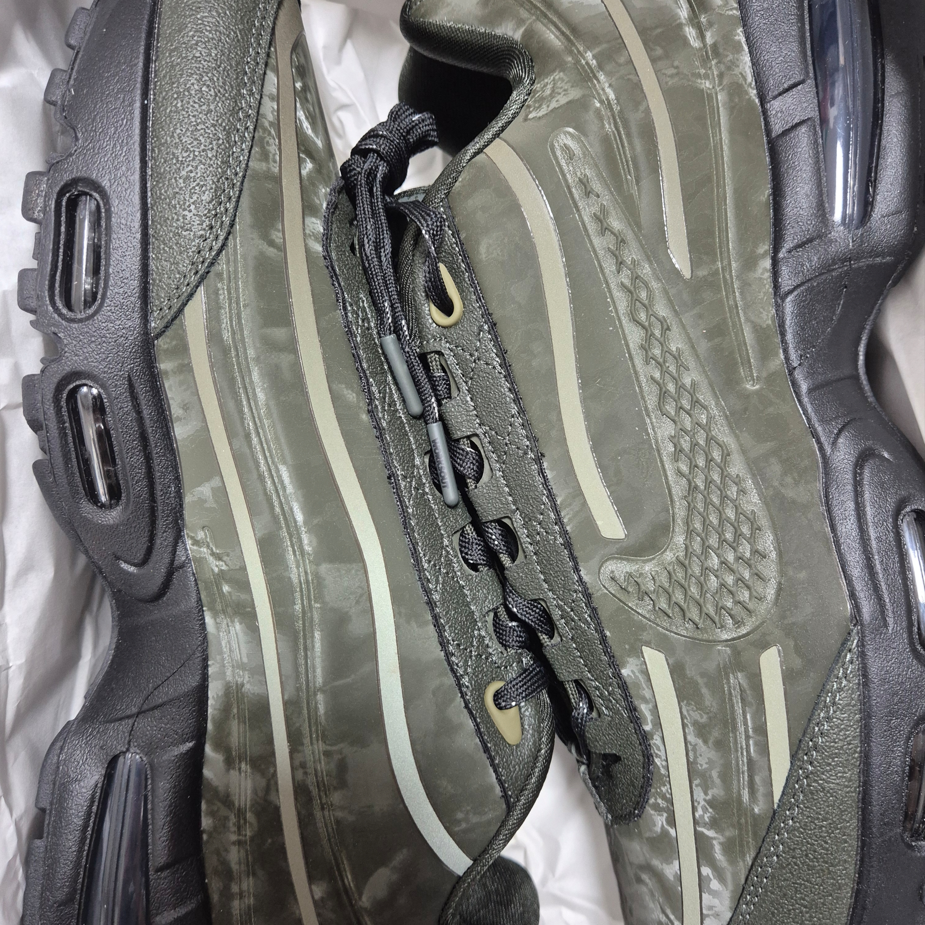 Nike x Worksout Air Max 95 Medium Olive and Sequoia 착용 스타일 - 3