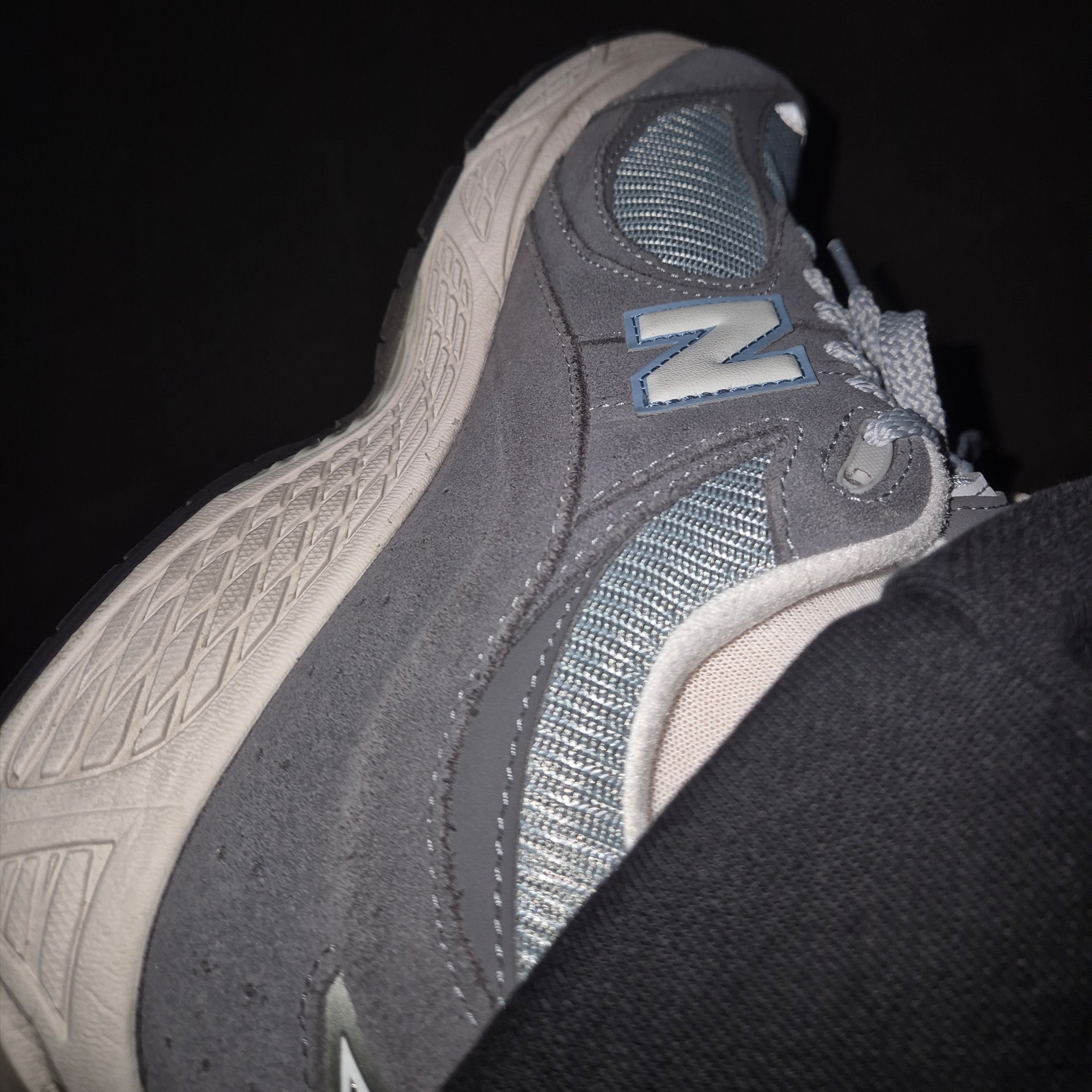 New Balance 2002R Steel Blue 착용 스타일