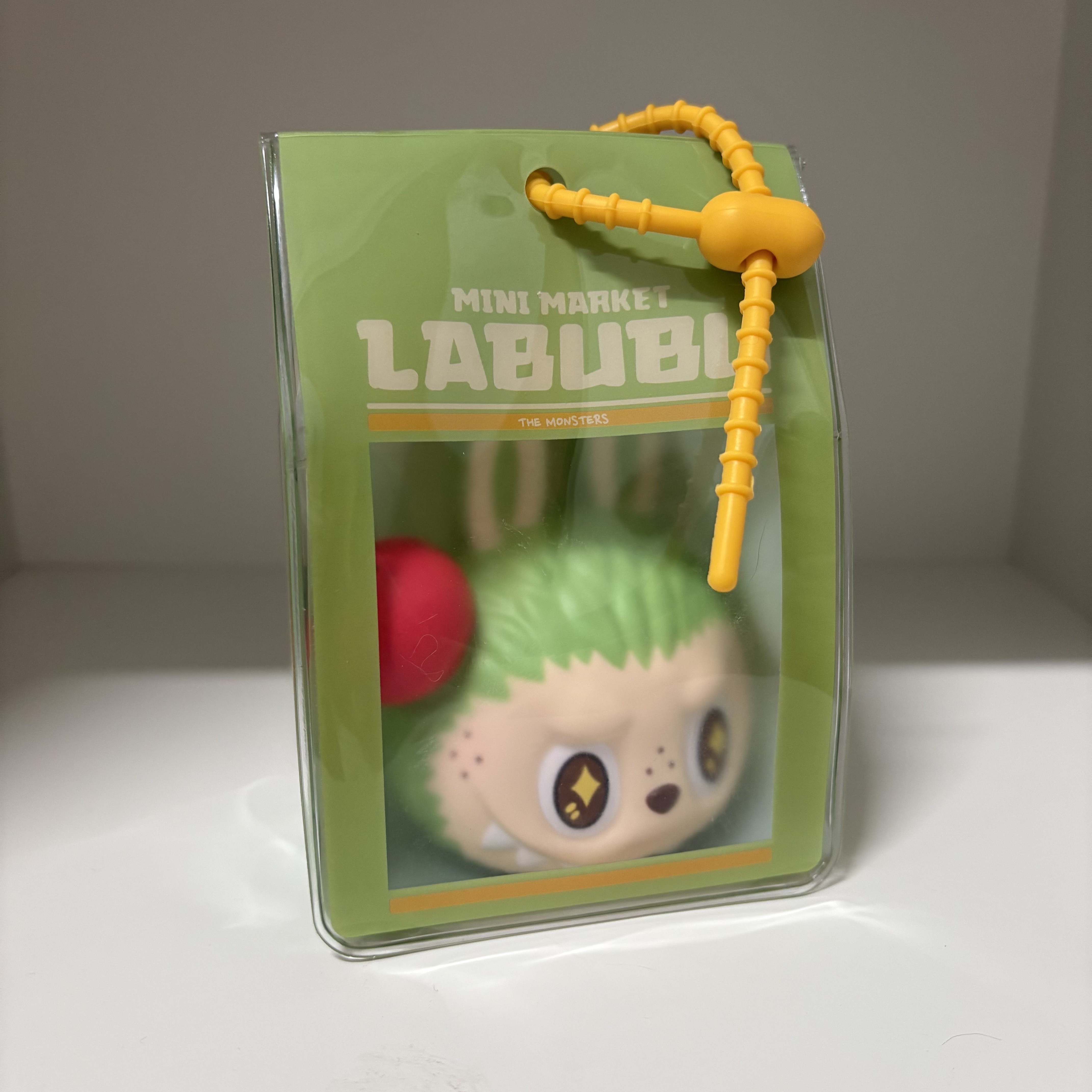 Pop Mart Labubu The Monsters Wacky Mart Series Pinch Pendant (6 Blind Boxes), Pop Mart Labubu The Monsters Wacky Mart Series Figures Grilled Sausage (Opened Case) 착용 스타일 - 2