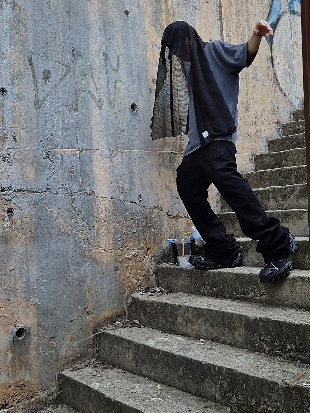 Balenciaga Hike Sneaker Black, Undermycar Mu.30 Anti Fxxking Logo Play Stretch Flare Black Jeans 착용 스타일 - 3