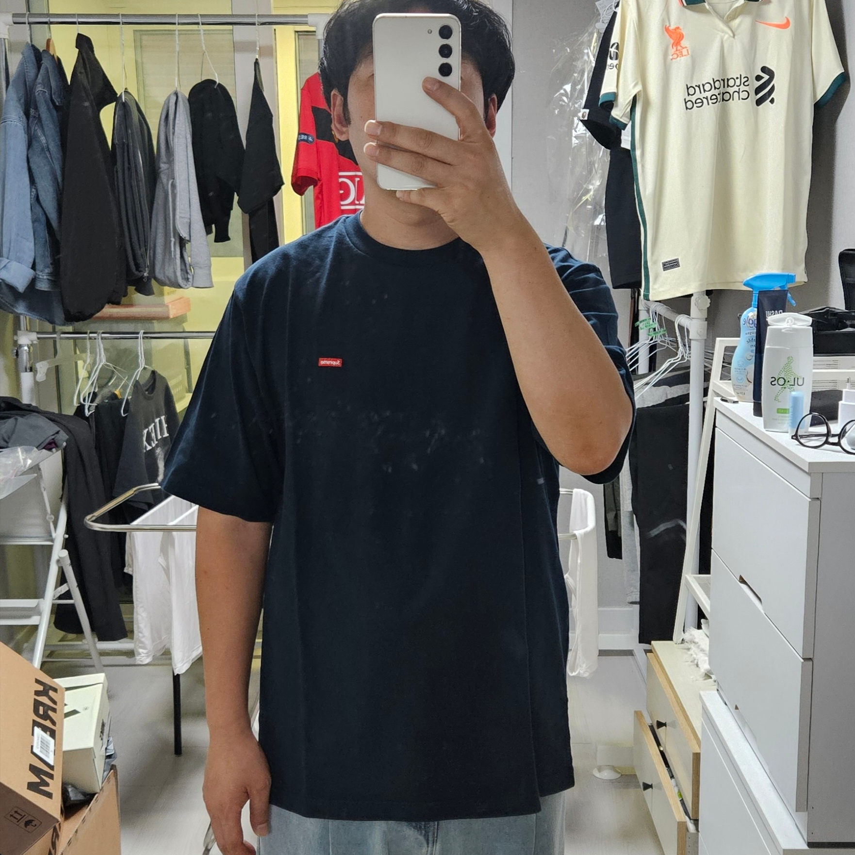 Supreme Small Box T-Shirt Navy - 25SS 착용 스타일