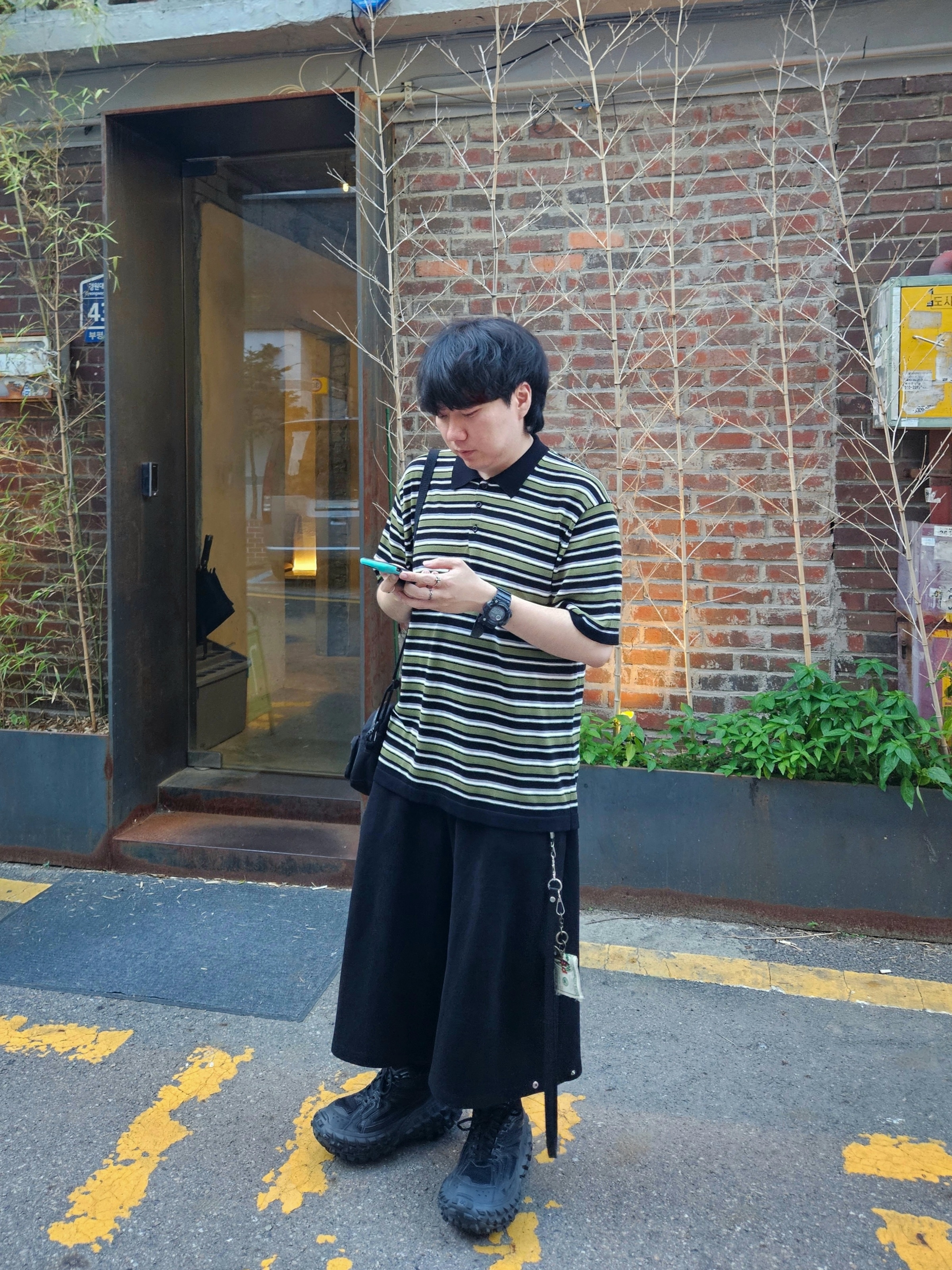 Balenciaga Defender Sneakers Black 착용 스타일