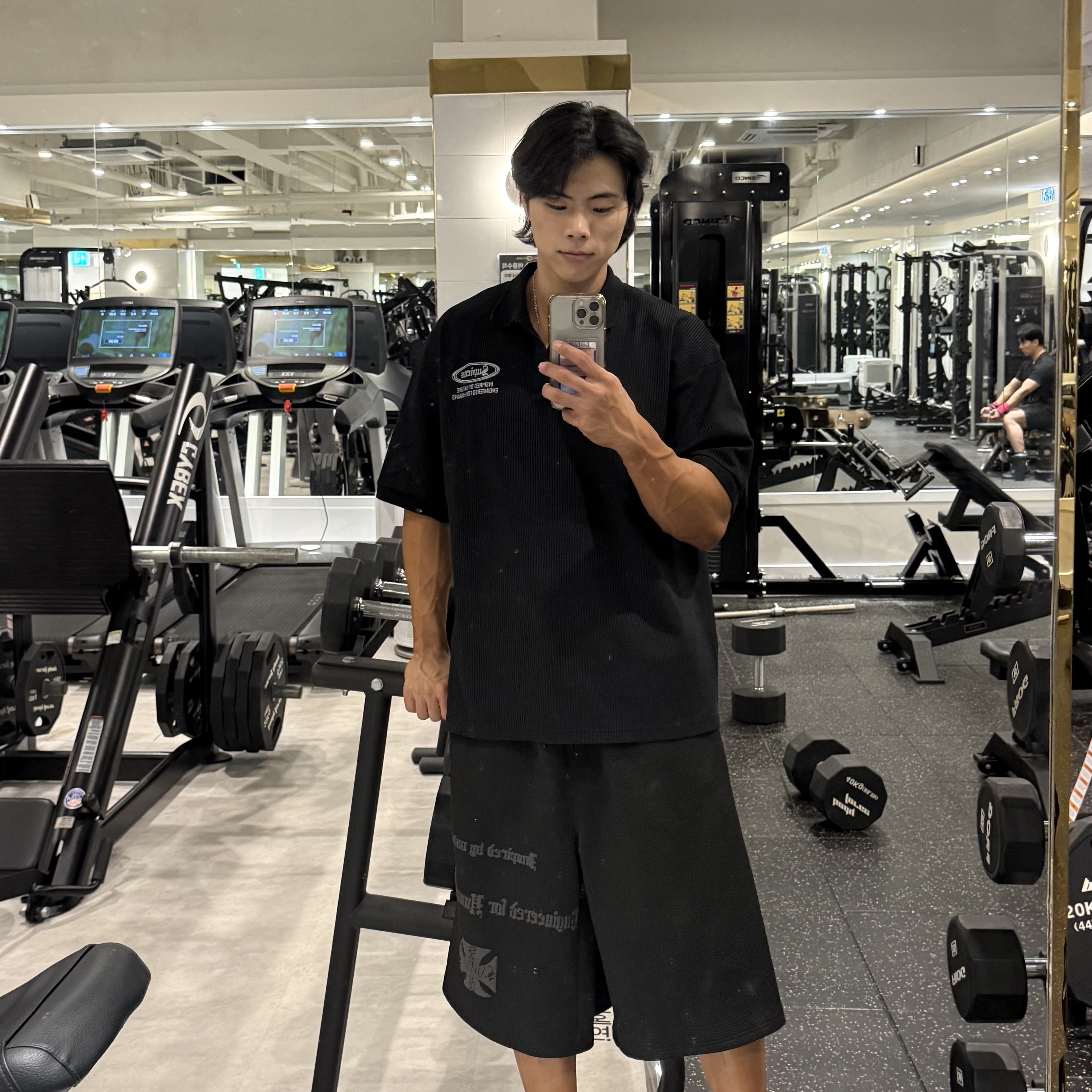 Sapiens Waffle Over Fit Polo Shirt Black, [KREAM 단독][예약 배송]  Sapiens Engineered Waffle Over Fit Shorts Black 착용 스타일 - 2