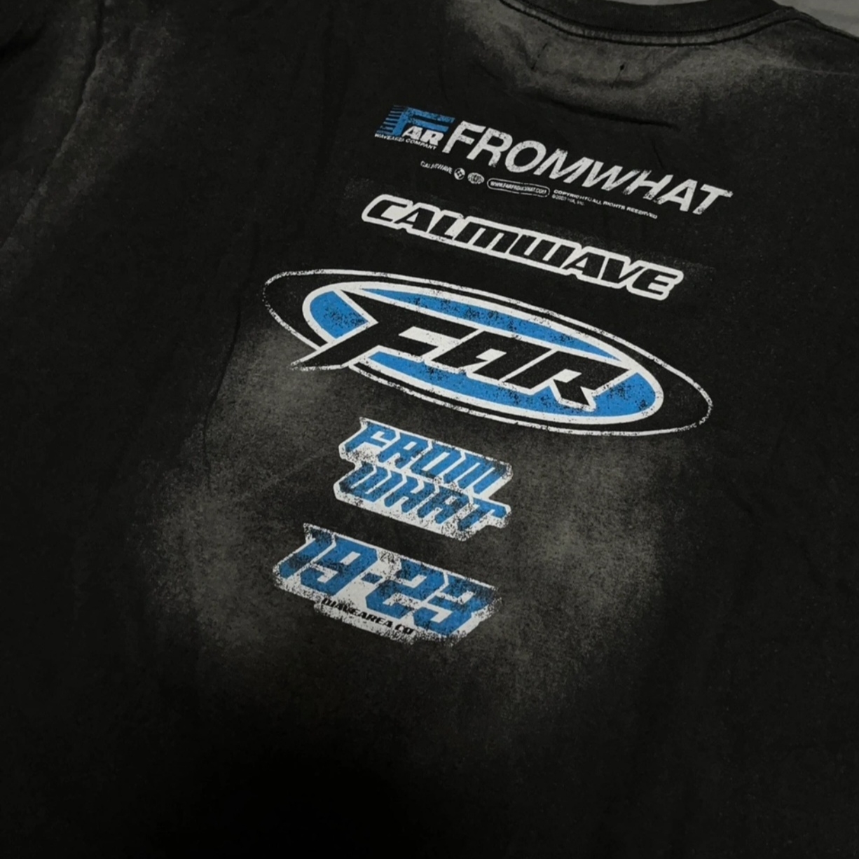 [더블적립]Farfromwhat Far Washed Logo T-Shirts Black 착용 스타일