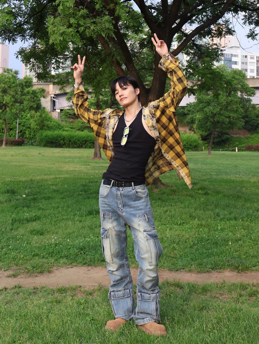 Dominant Semi Flare Washed Denim Pants Blue 착용 스타일 - 1