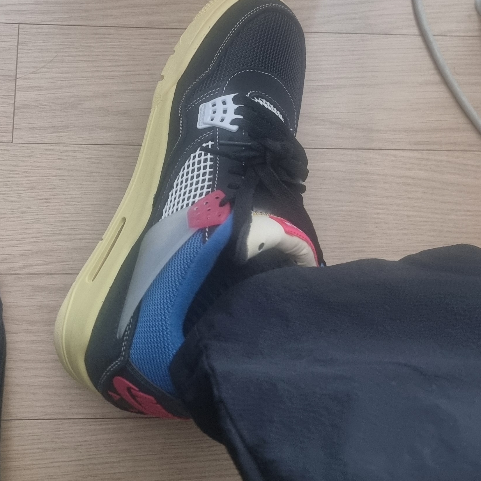 Jordan 4 x Union Retro Off Noir 착용 스타일