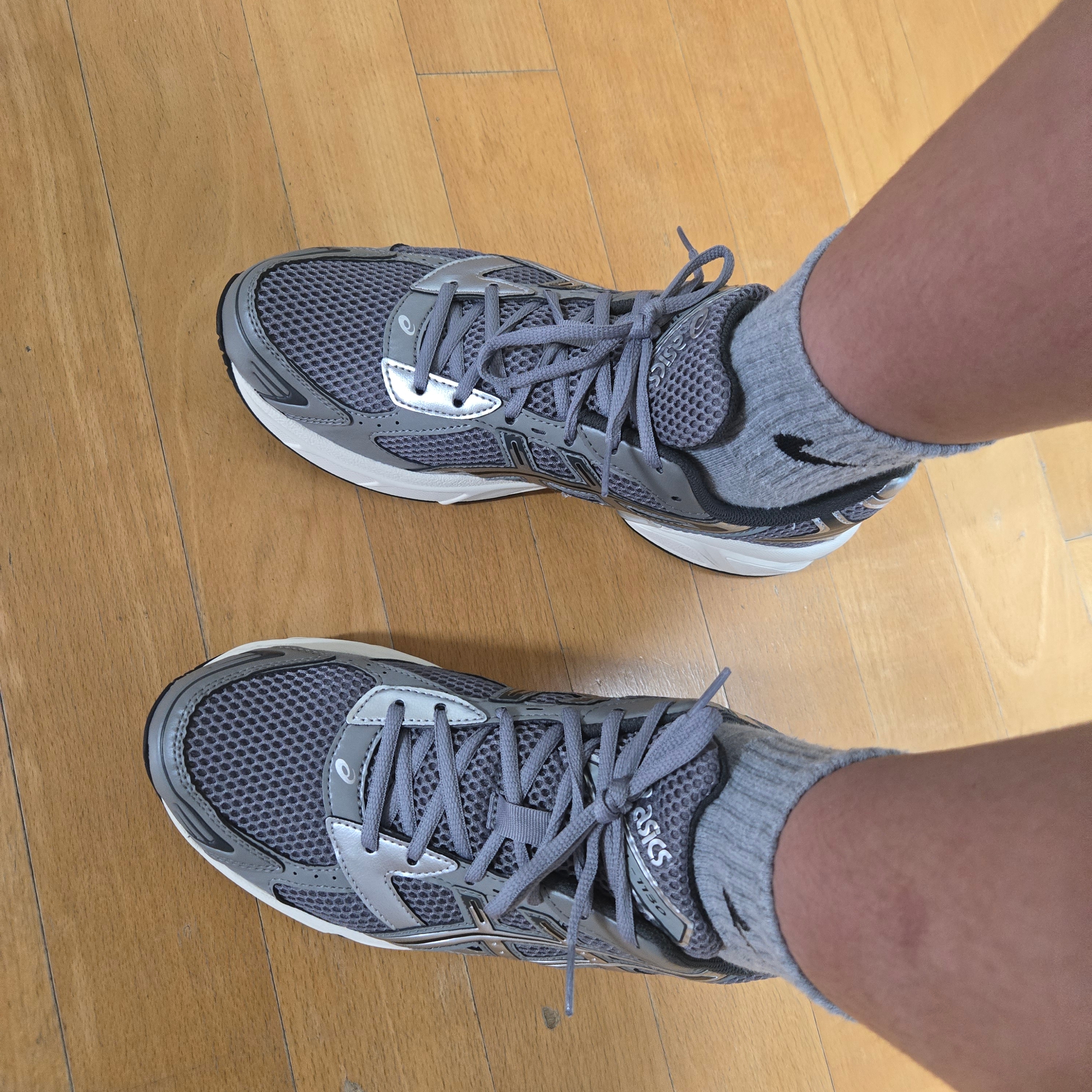 Asics Gel-1130  Clay Grey Pure Silver 착용 스타일 - 2