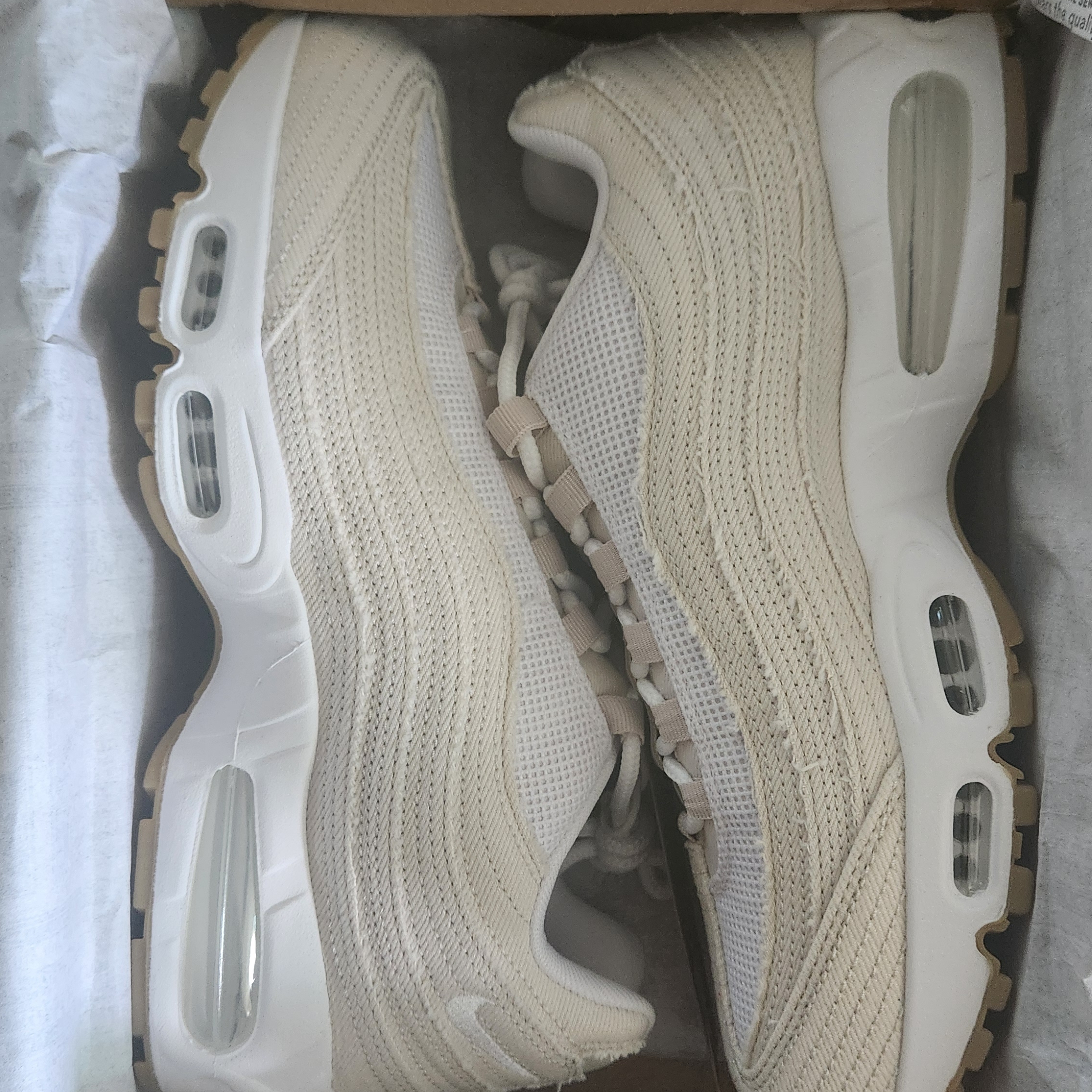 Nike x Levi's Air Max 95 White and Ecru 착용 스타일