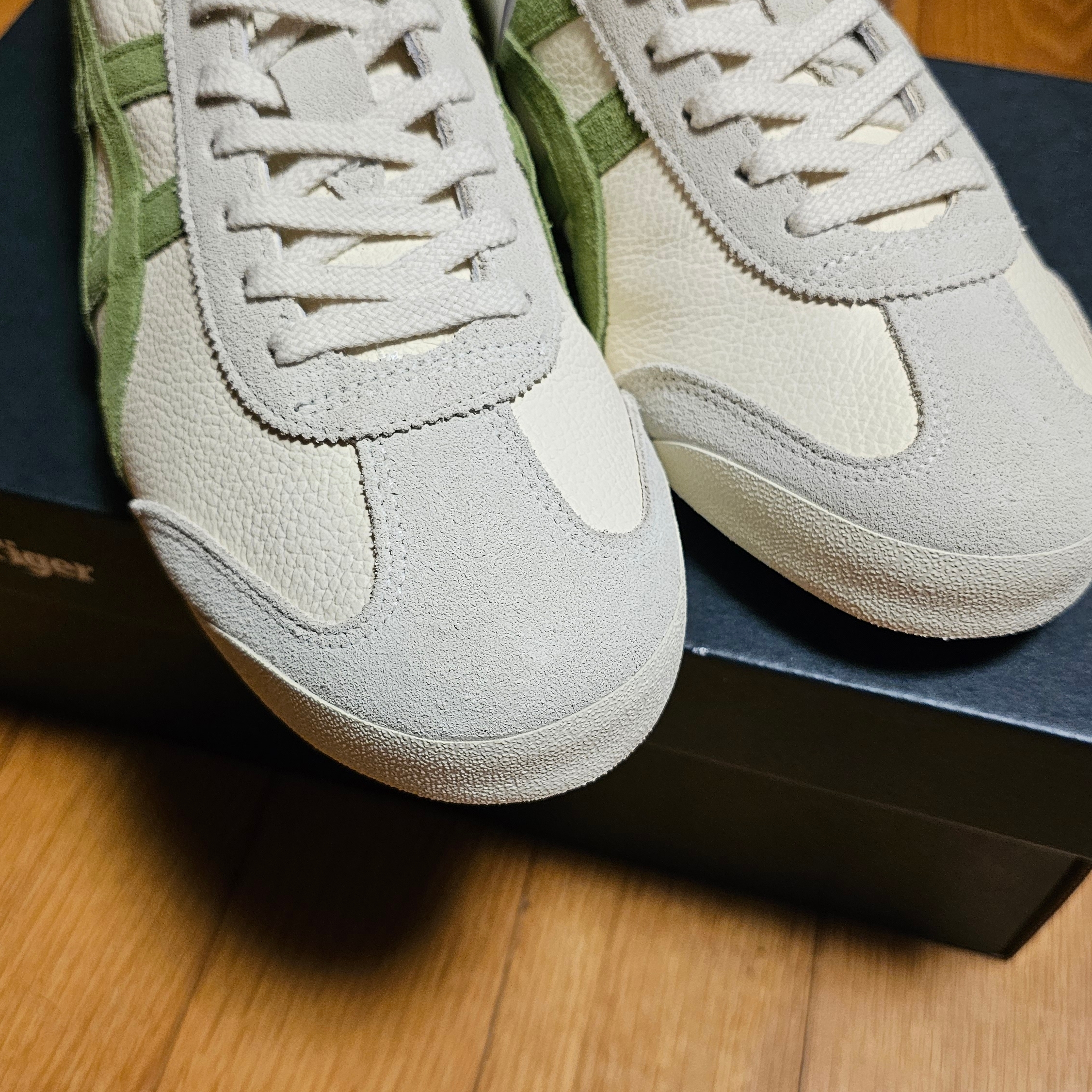 Onitsuka Tiger Mexico 66 Vintage Birch Cactus Green 착용 스타일