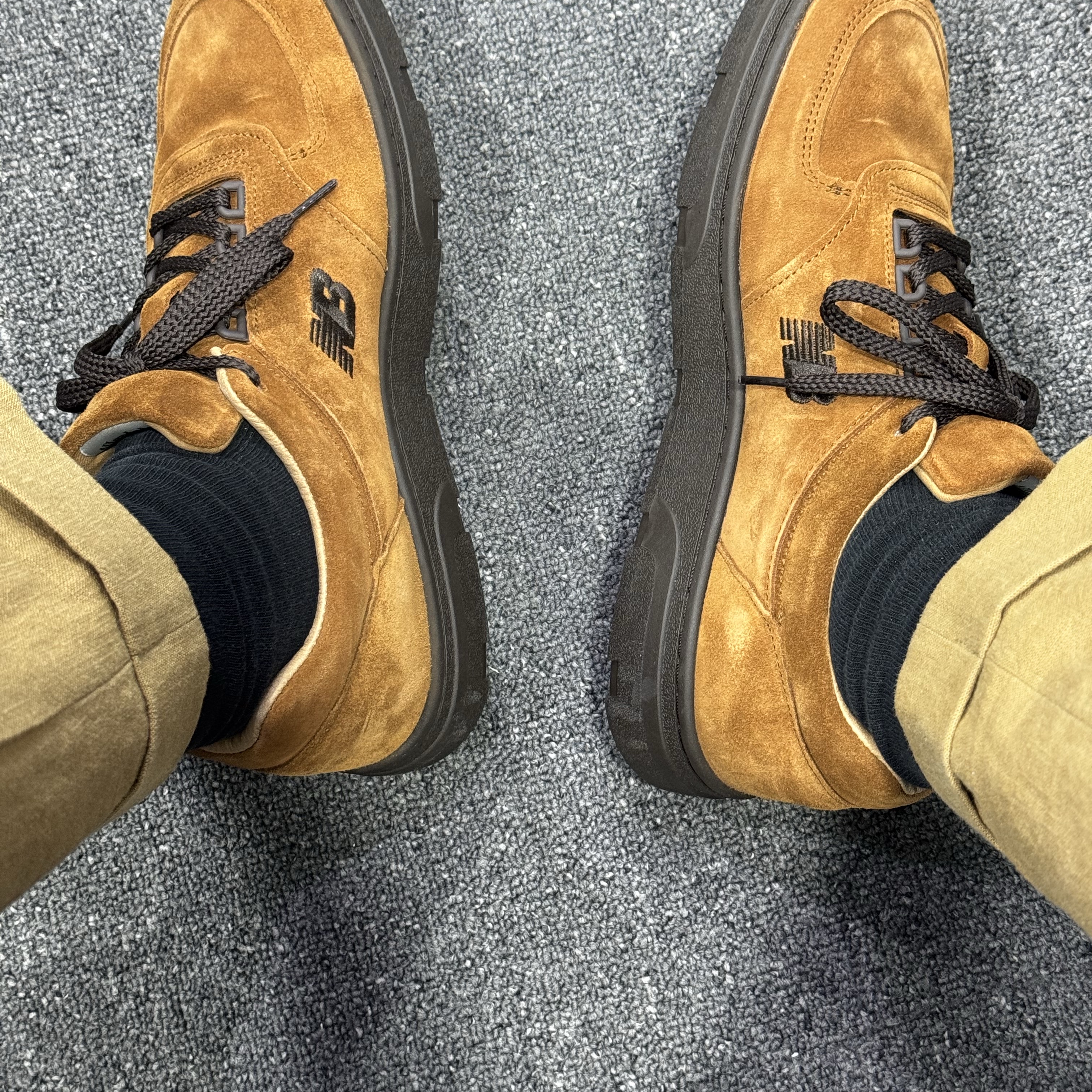 New Balance Allerdale Made in UK Brown Suede 착용 스타일 - 2