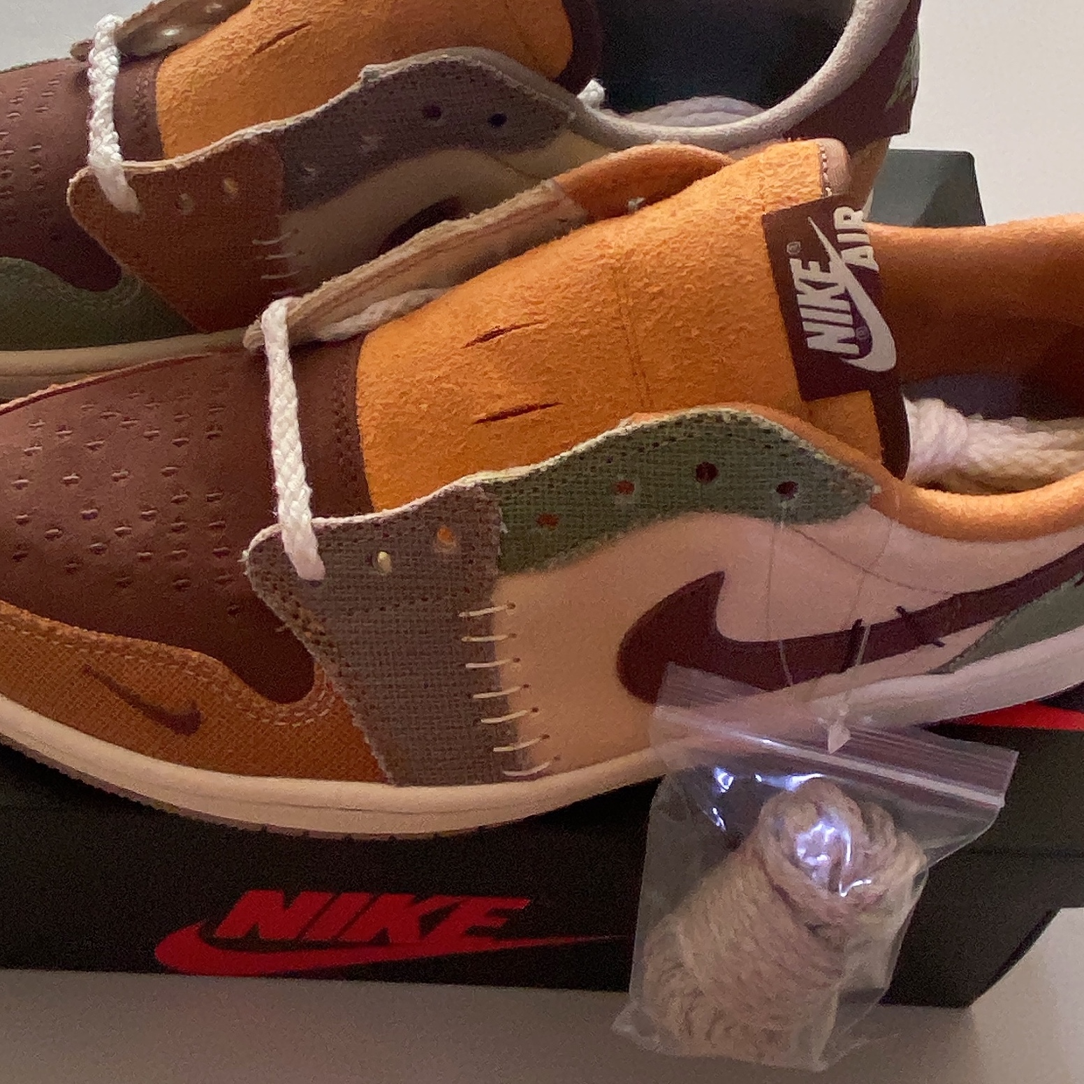 Jordan 1 x Zion Williamson Retro Low OG Flax and Oil Green 착용 스타일