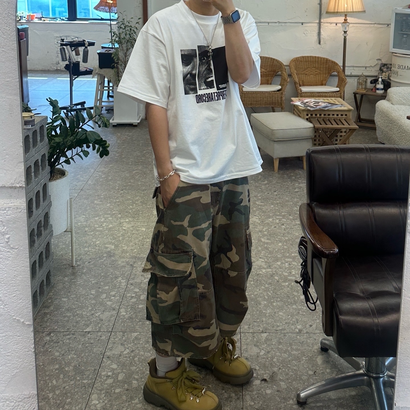[더블적립]Farfromwhat Far Camo Cago Shorts 착용 스타일 - 2