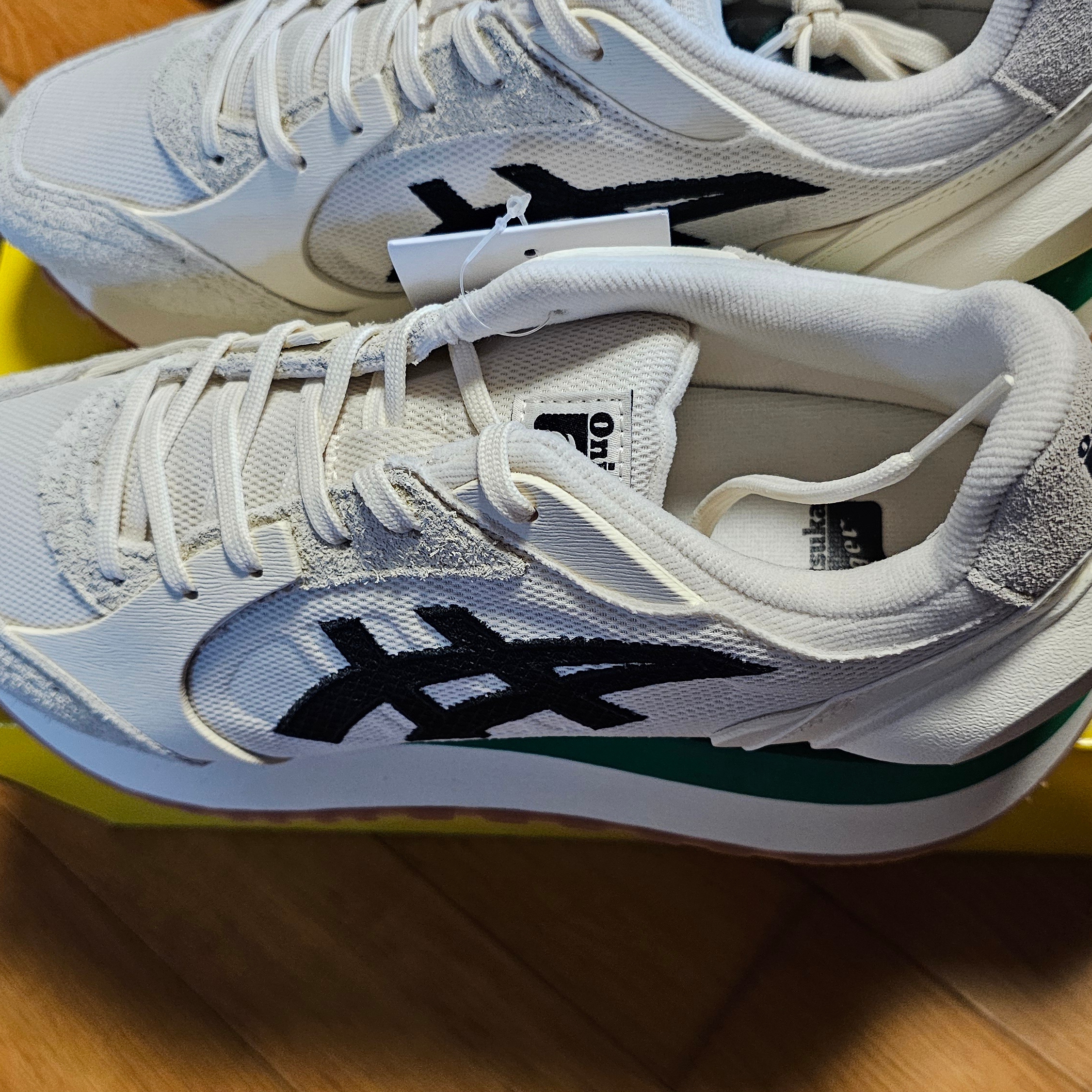 Onitsuka Tiger Moage Co Cream Black 착용 스타일