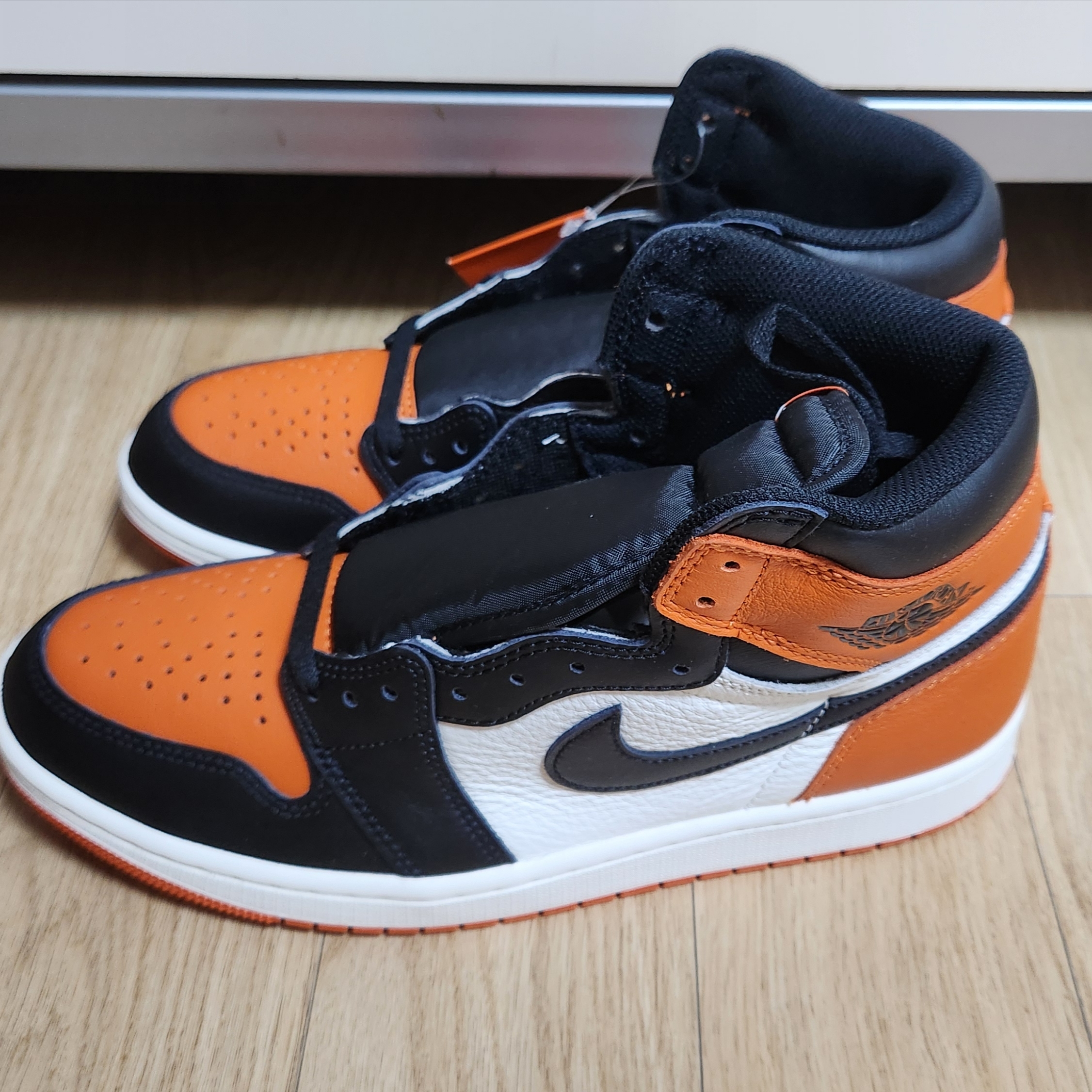 Jordan 1 Retro High OG Shattered Backboard 착용 스타일