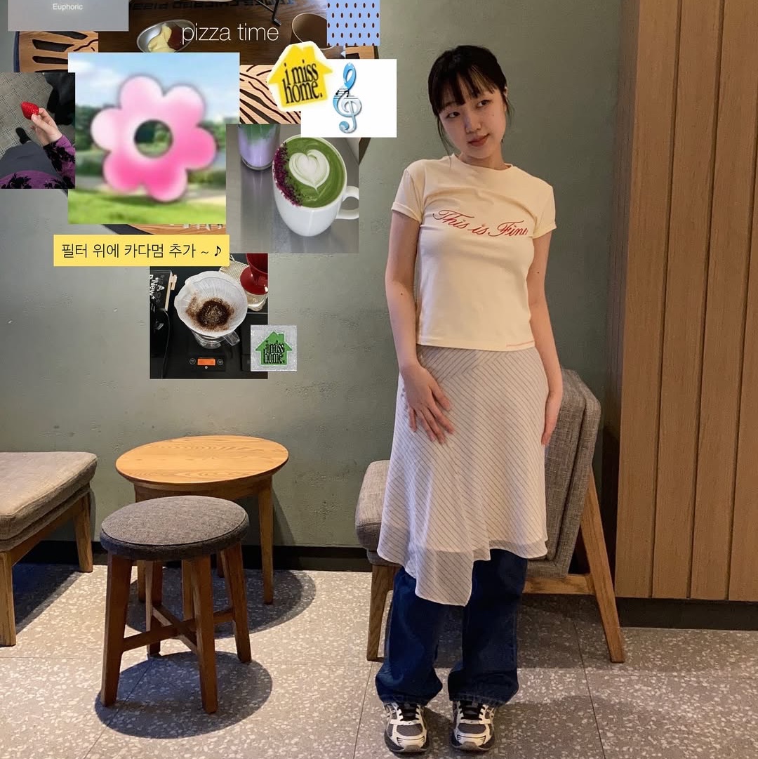 THIS IS FINE Cropped Signature Tee Yellow 착용 스타일 - 1