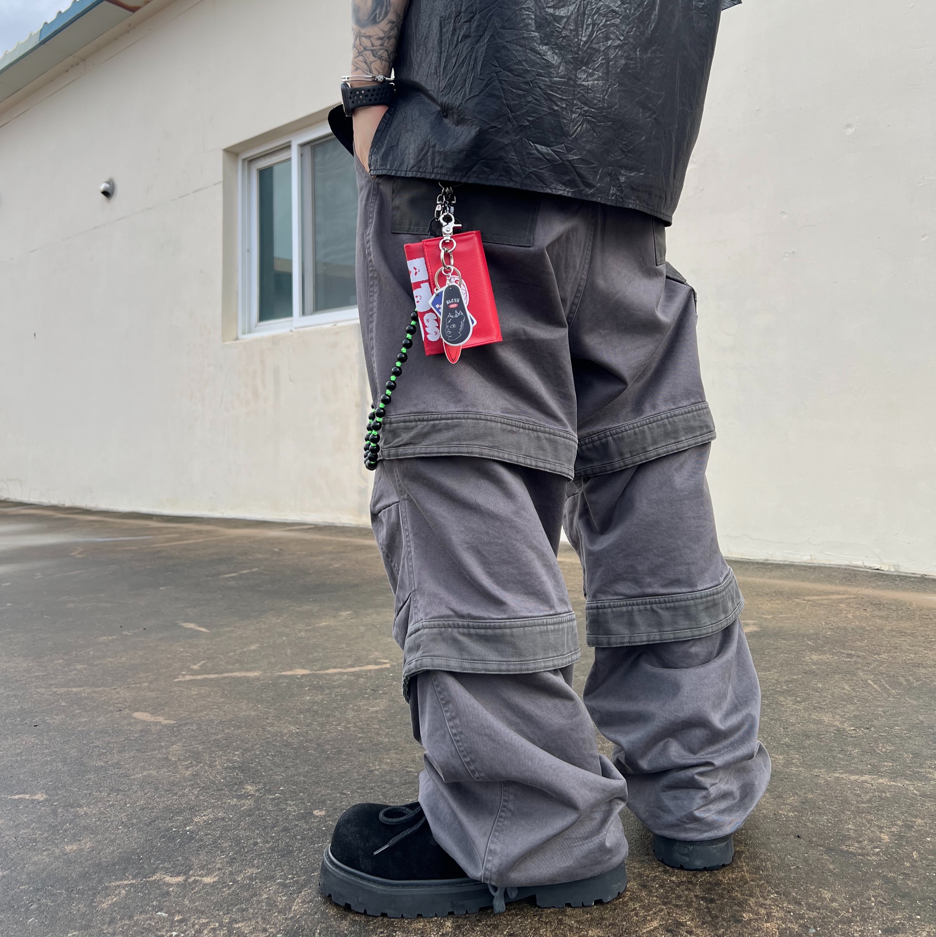 Farfromwhat Far Layered Work Pants Charcoal 착용 스타일 - 5