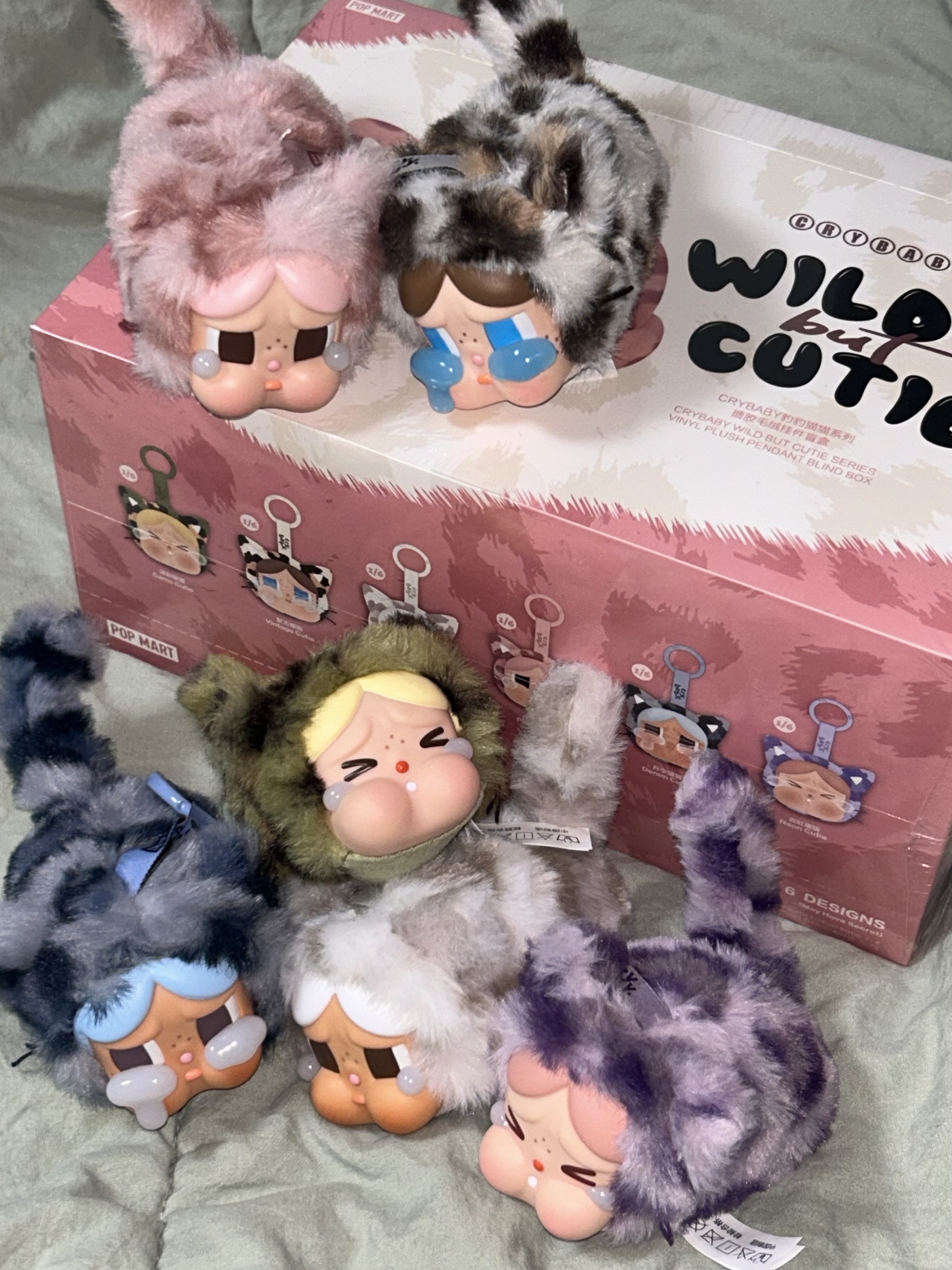 Pop Mart Crybaby Wild But Cutie Series Vinyl Plush Pendant (6 Blind Boxes), Pop Mart Crybaby Wild But Cutie Series Vinyl Plush Pendant Pink Cutie (Opened Case) 착용 스타일 - 2