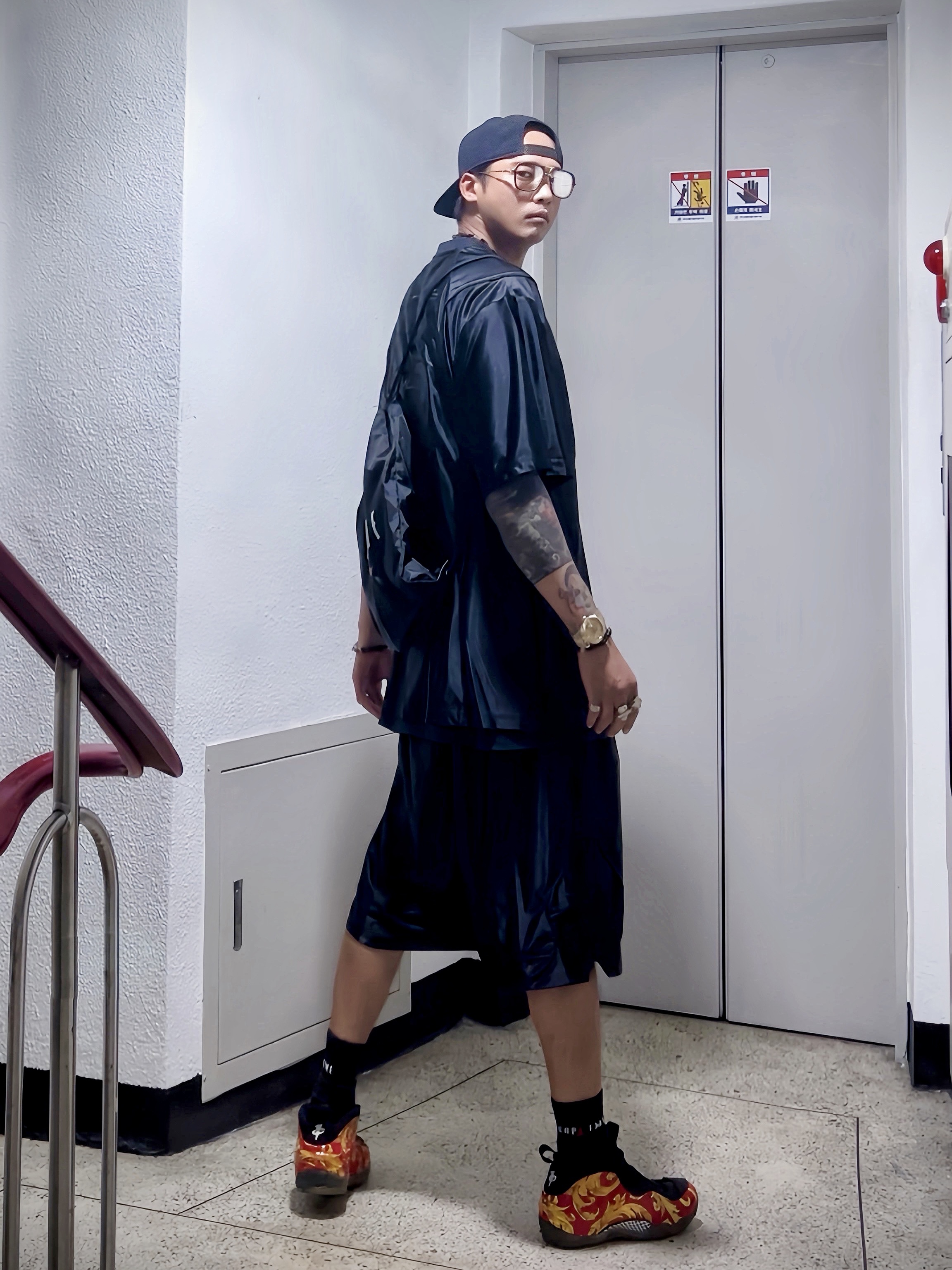 Supreme x Jordan Warm Up Jersey Black - 24FW, Supreme x Jordan Warm Up Shorts Black - 24FW 착용 스타일