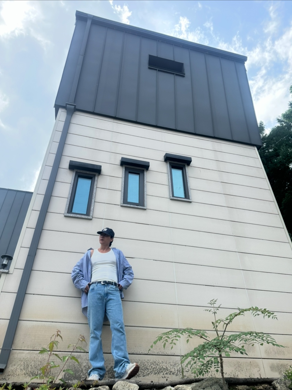[더블적립]Farfromwhat Far Patch Logo Cap Navy 착용 스타일 - 1