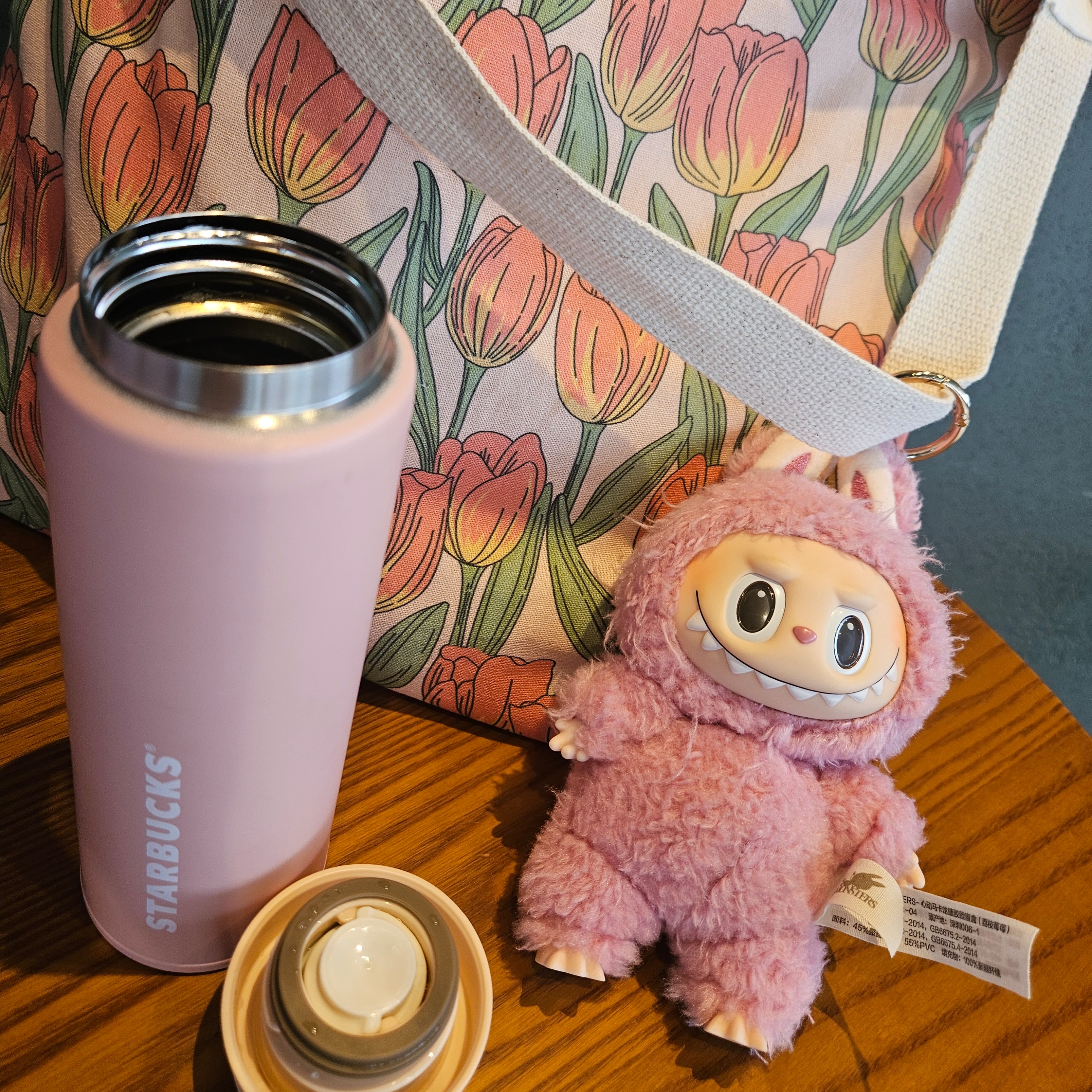 Pop Mart Labubu The Monsters Labubu Tasty Macarons Series Lyche Berry Keyring, (W) Nike React Pegasus Trail 4 Gore-Tex Pale Ivory Luminous Green 착용 스타일 - 1