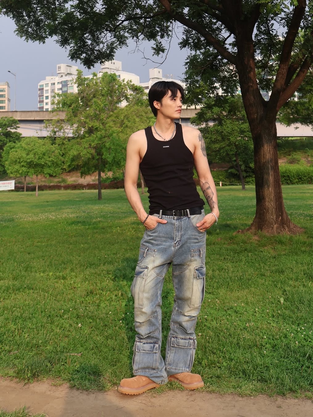 Dominant Semi Flare Washed Denim Pants Blue 착용 스타일 - 3