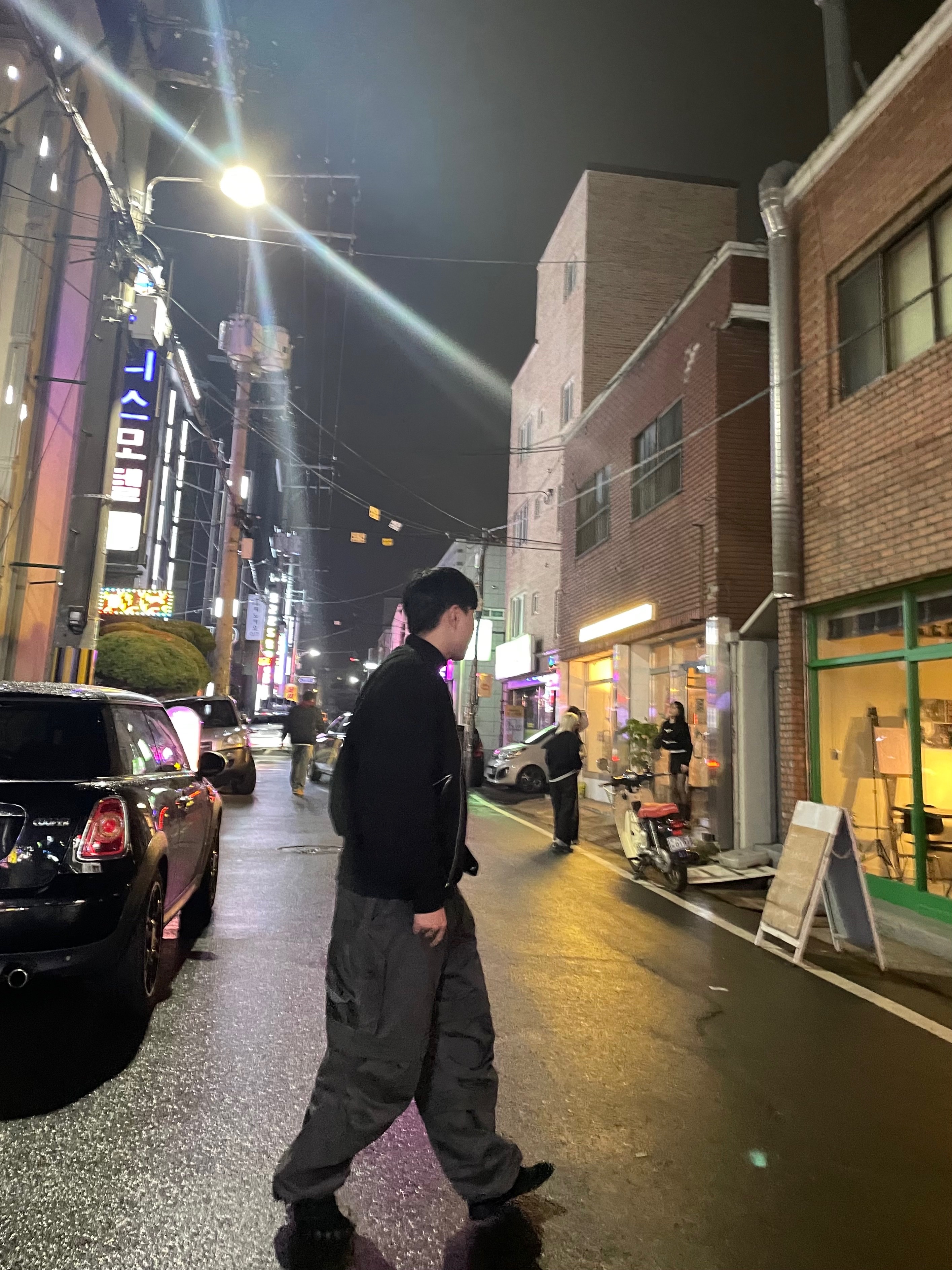 Farfromwhat Far Layered Work Pants Charcoal, Suicoke x Vibram Fivefingers Nin-Lo Black 착용 스타일 - 2