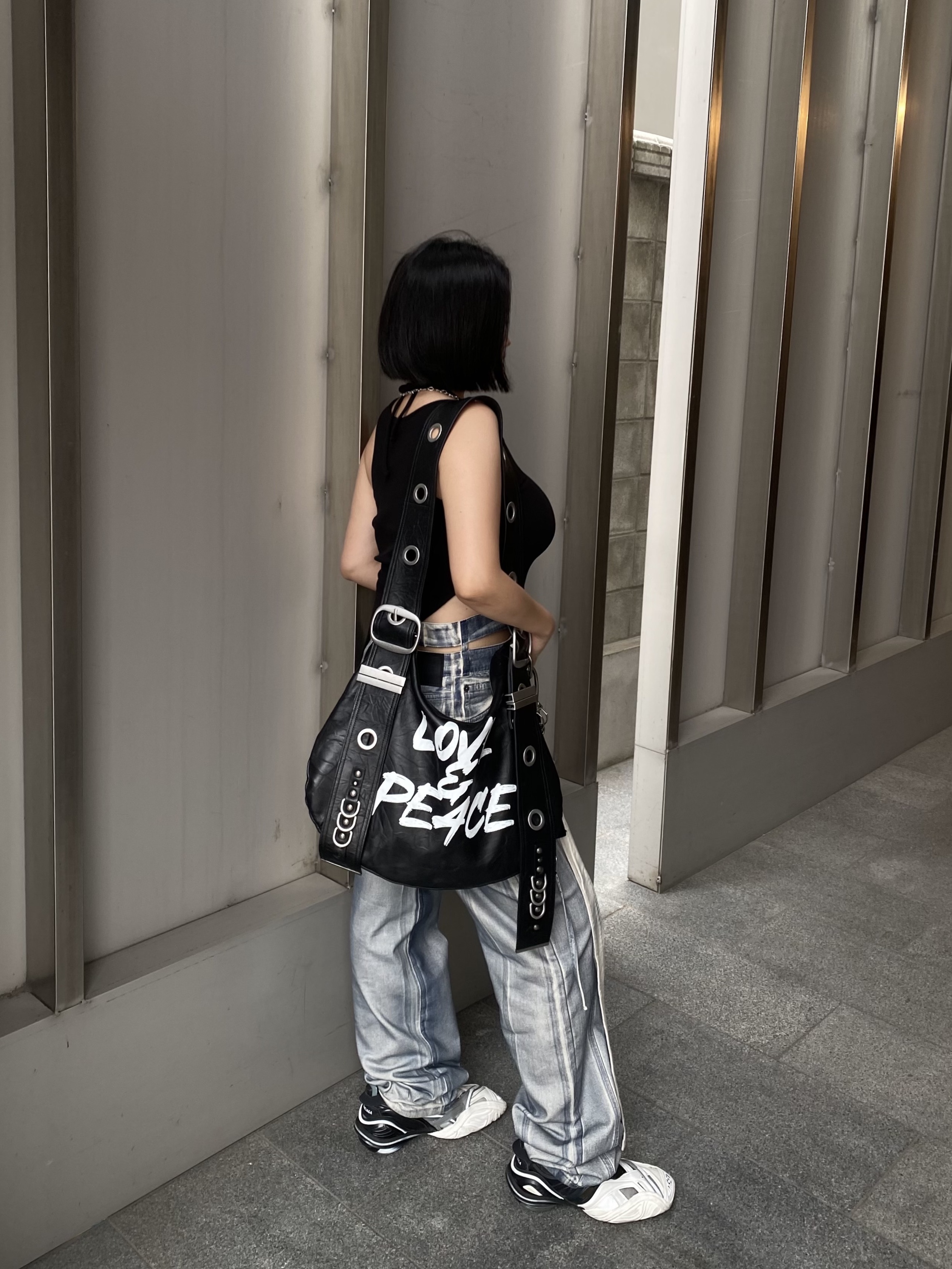 (W) Balenciaga Tyrex Sneakers Black White 착용 스타일
