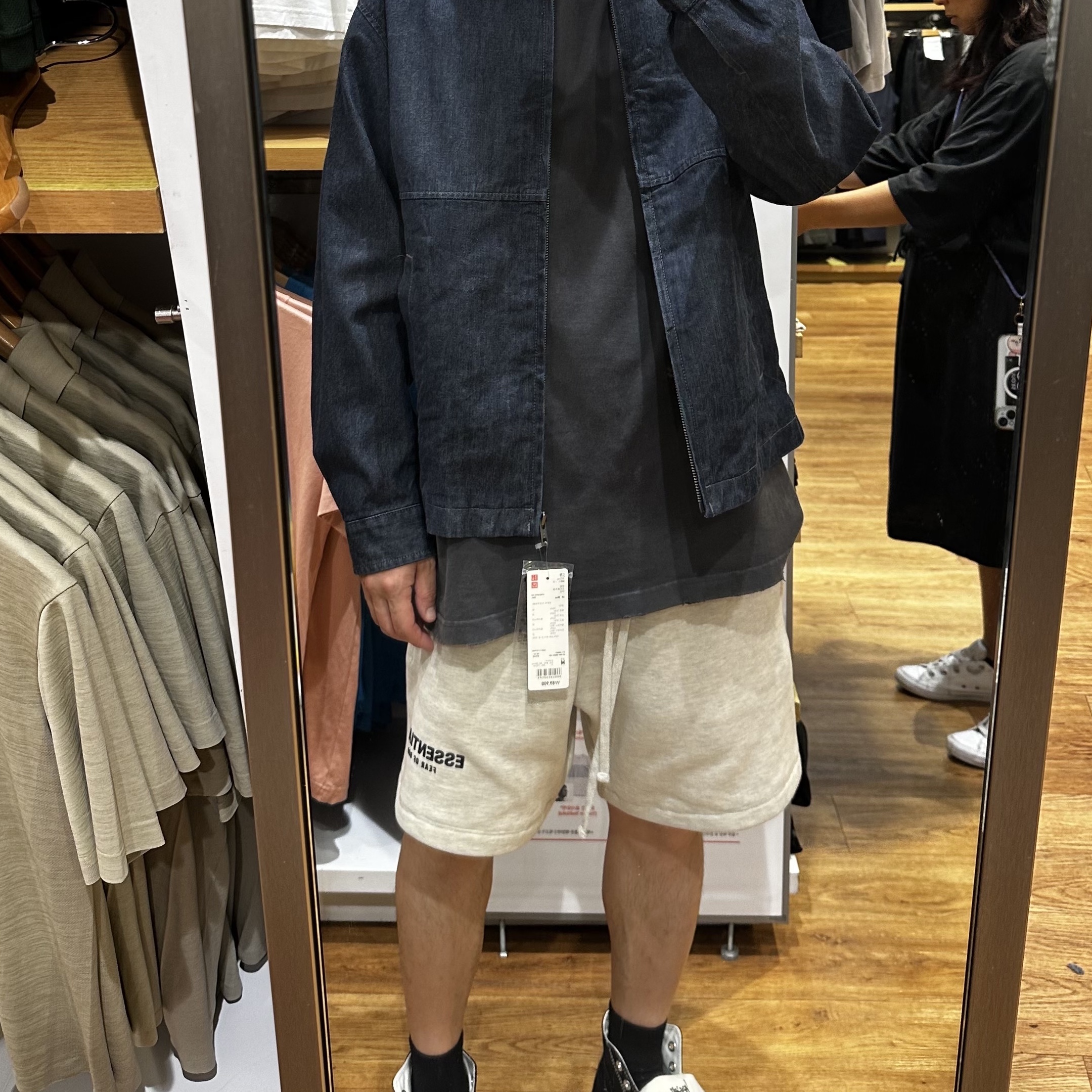 Essentials The Core Collection Sweatshorts Light Oatmeal 착용 스타일