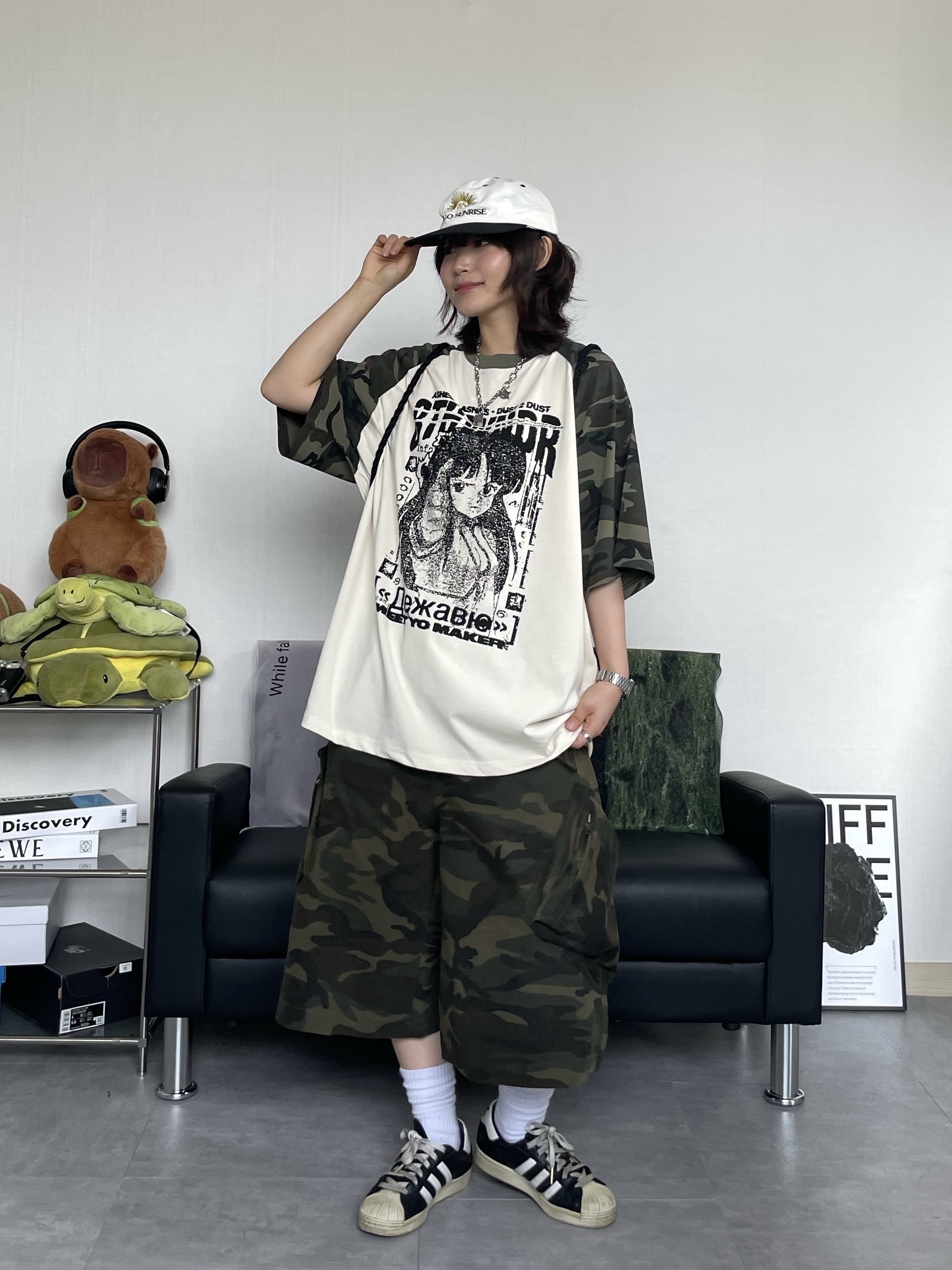 Hello Sunrise  Two Tone Washed OG Logo 6panel Cap Off White & Black, Adidas Superstar Premium Black White 착용 스타일 - 1