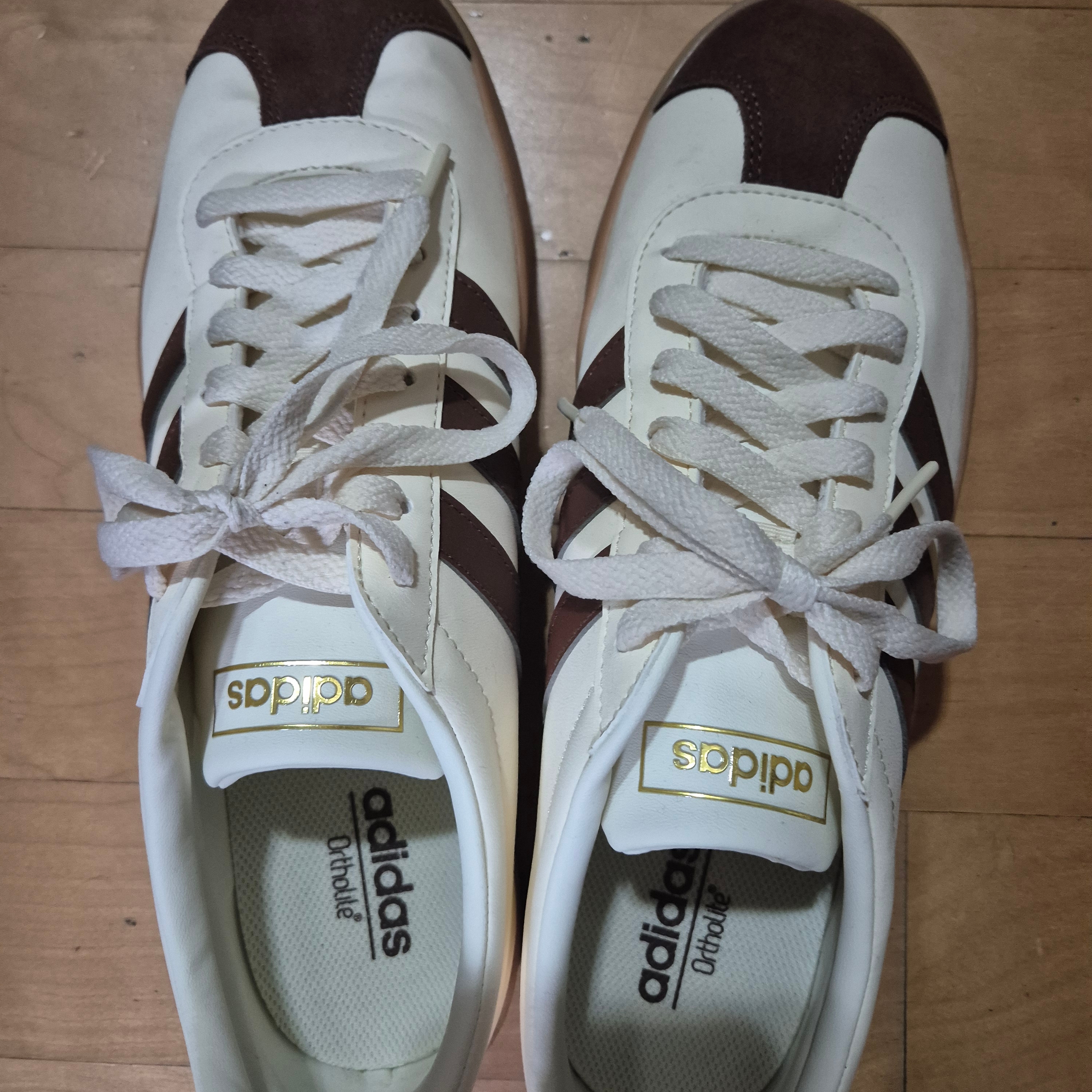 Adidas VL Court 2.0 Cream Brown 착용 스타일