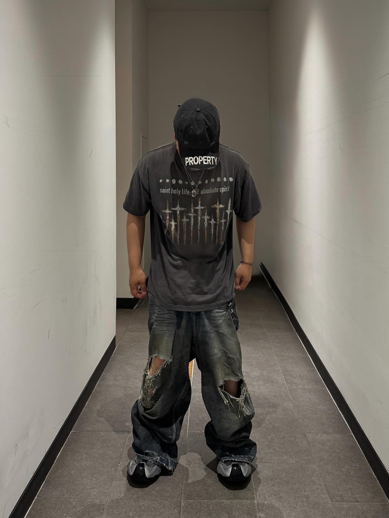 Balenciaga Baggy Pants Light Blue, Saint Mxxxxxx x For Someone God FS S/S T-Shirt Black - 23AW 착용 스타일