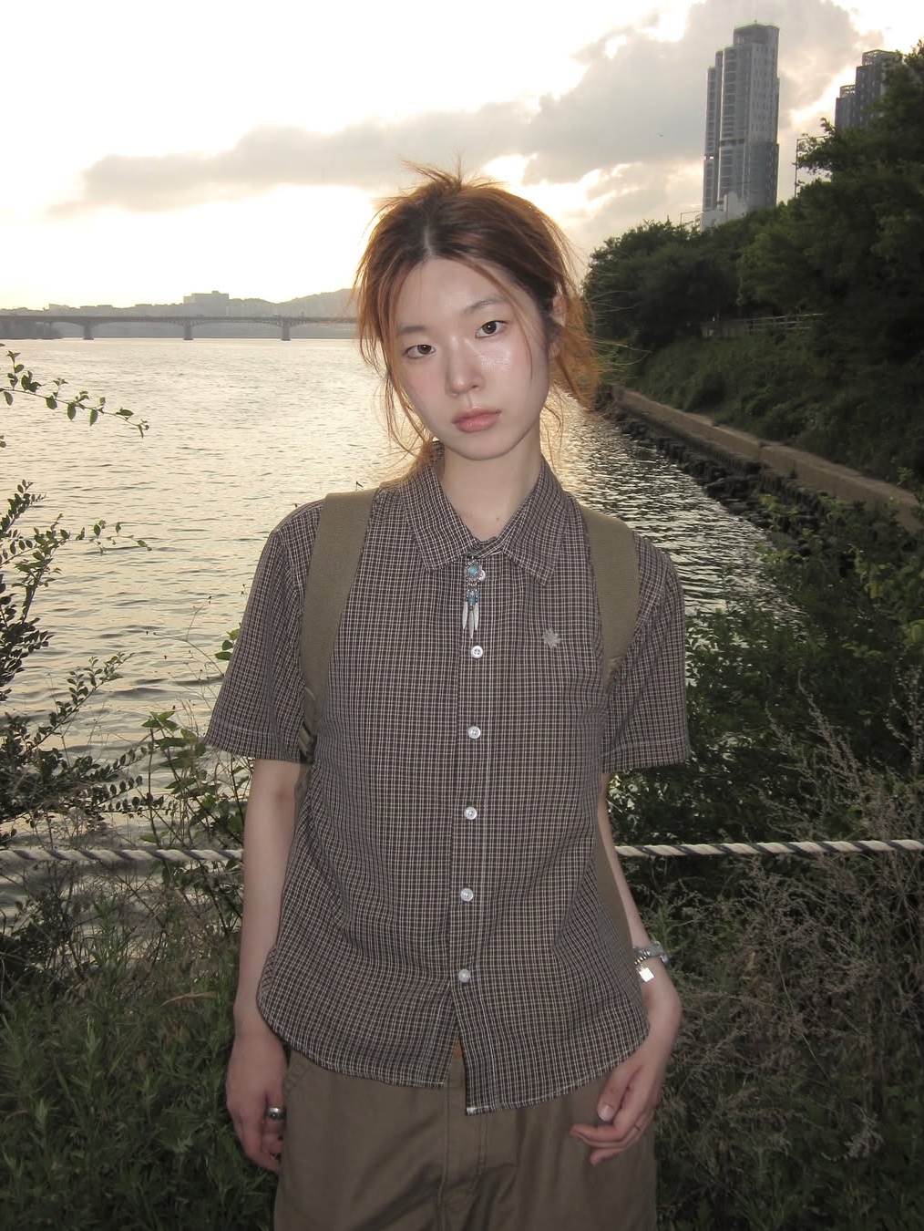 SLOW RECORD HOUSE Logo Check Short Sleeve Shirt Brown 착용 스타일 - 1
