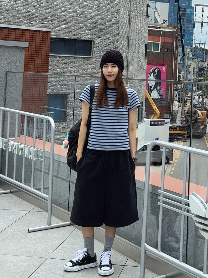 Maison Mihara Yasuhiro Peterson OG Sole Canvas Low Sneakers Black, AMI de Coeur A Heart Socks Off White Grey Black (3 Pack) 착용 스타일 - 3