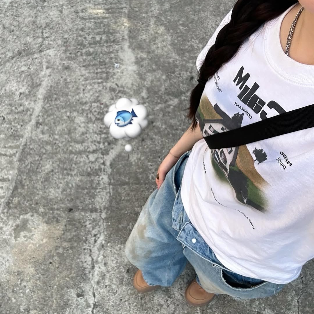 Dominant Calm Crop Tee White 착용 스타일 - 2