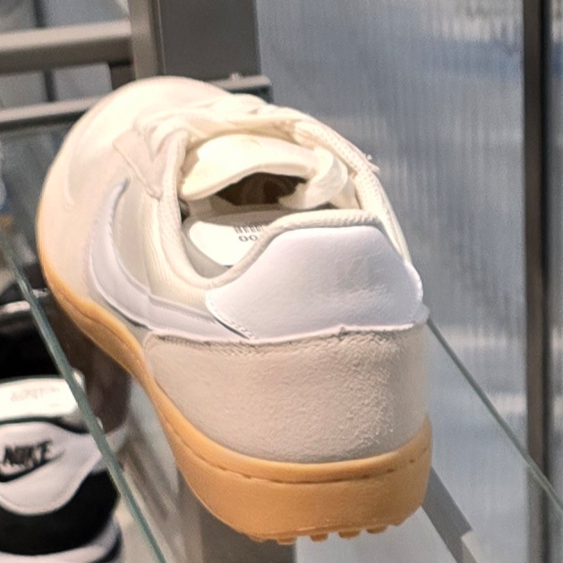 Nike Field General 82 White and Light Bone 착용 스타일