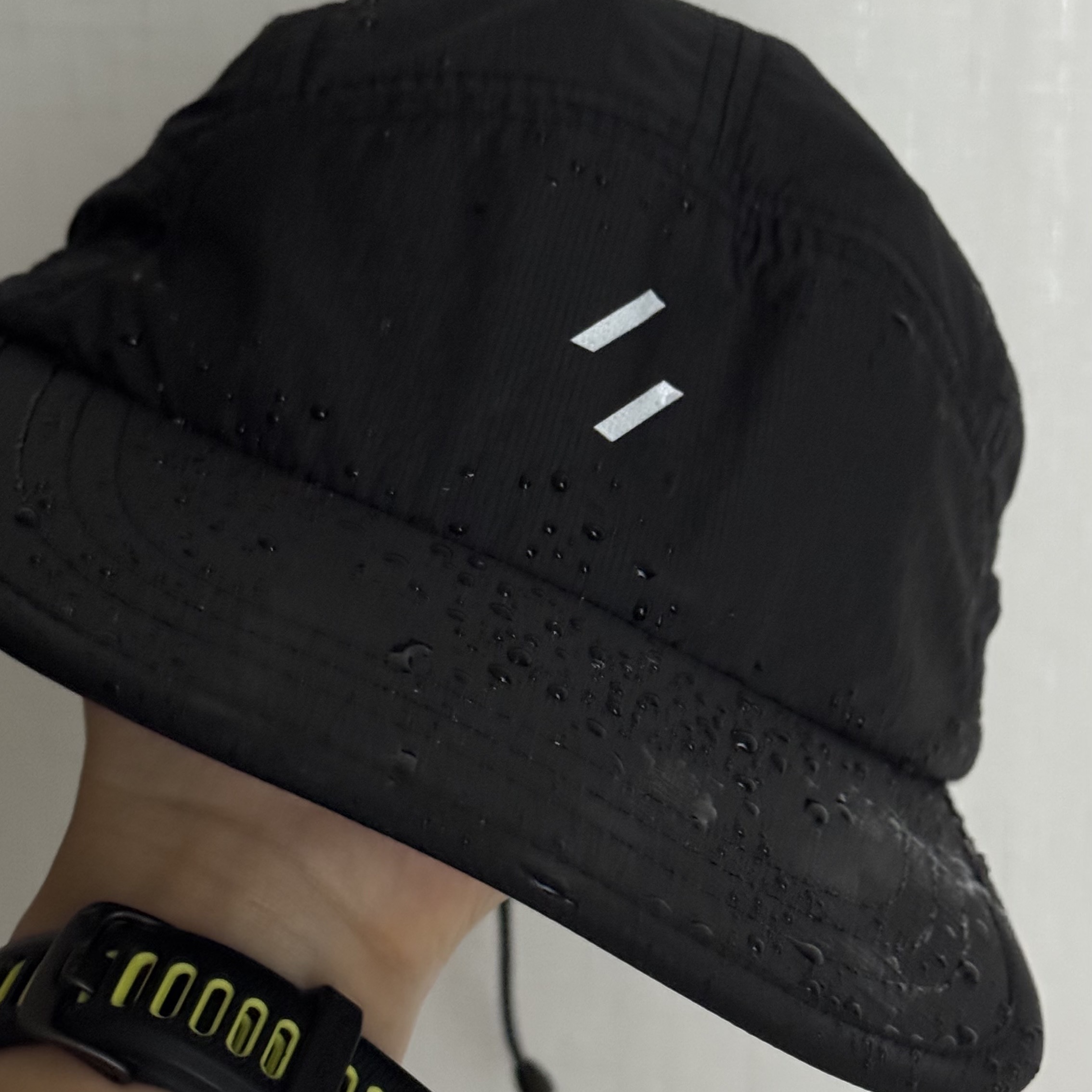 WELTER EXPERIMENT Breevo Lightweight Reflection Cap Black 착용 스타일 - 3