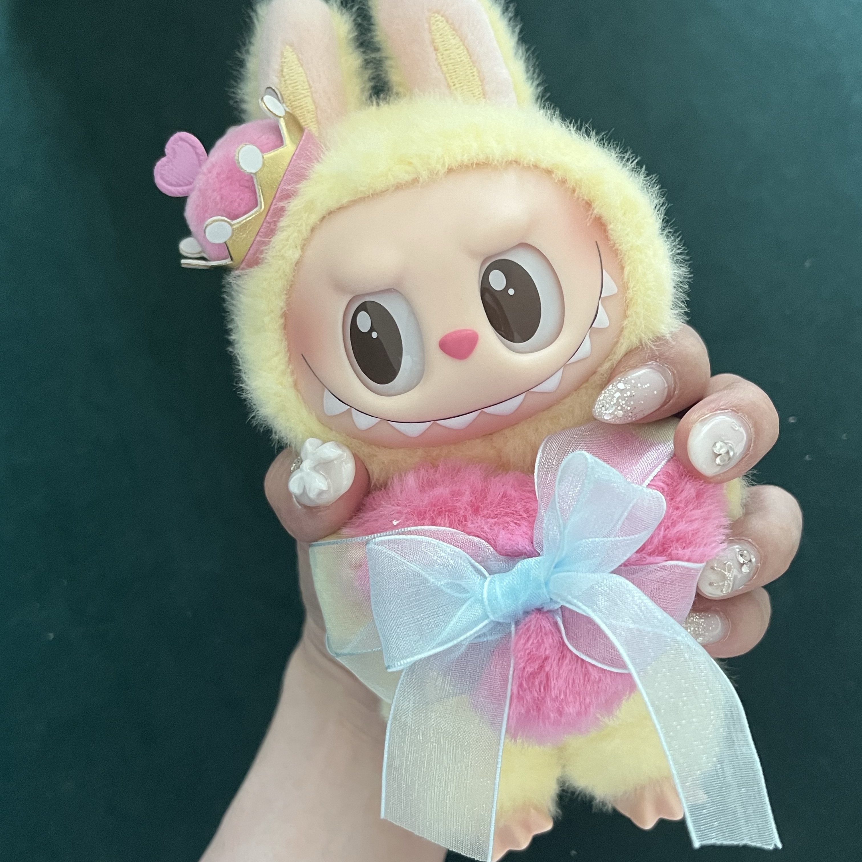 Pop Mart The Monsters Checkmate Series Plush Keyring 착용 스타일 - 1