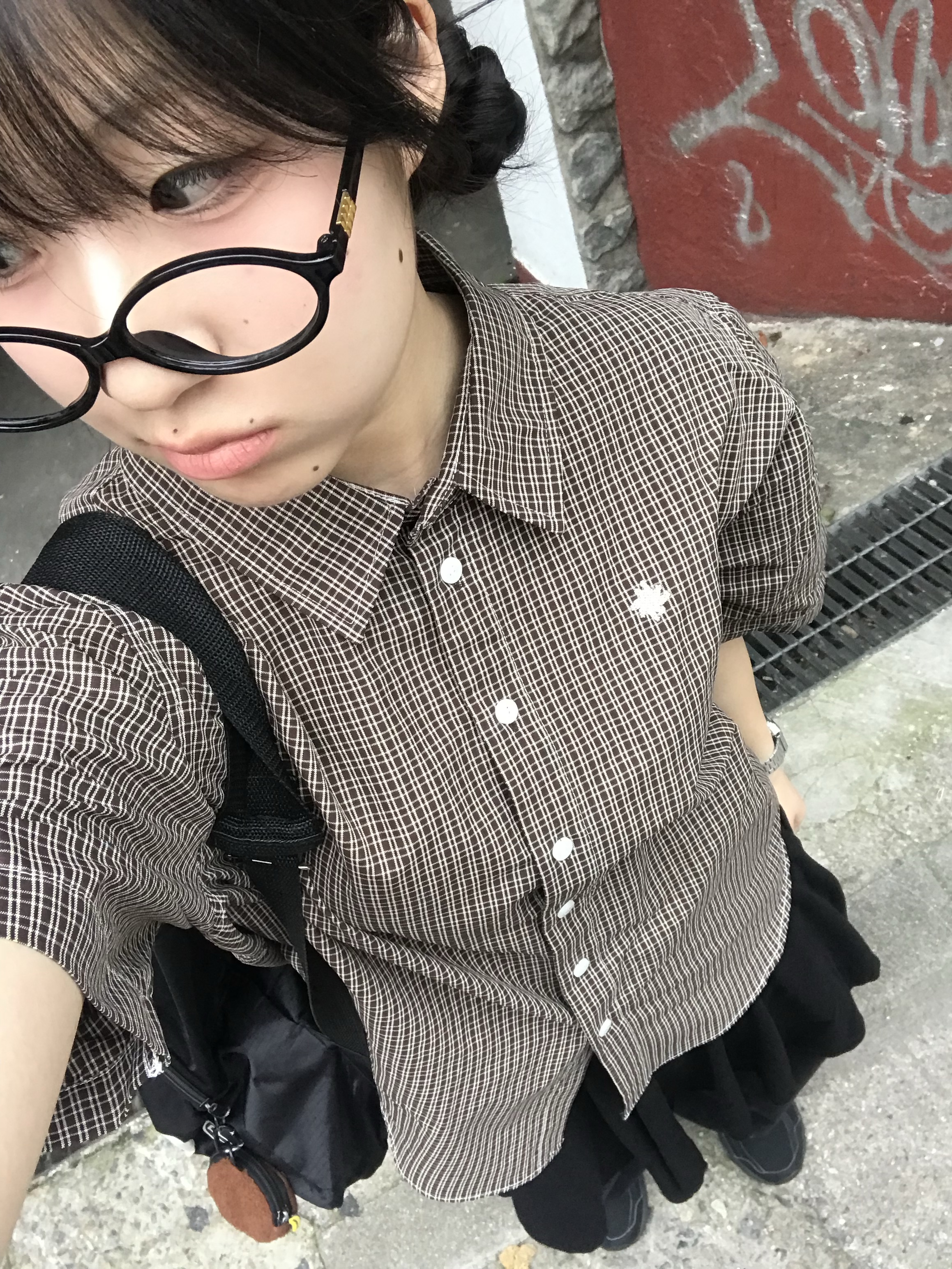 SLOW RECORD HOUSE Logo Check Short Sleeve Shirt Brown 착용 스타일 - 5