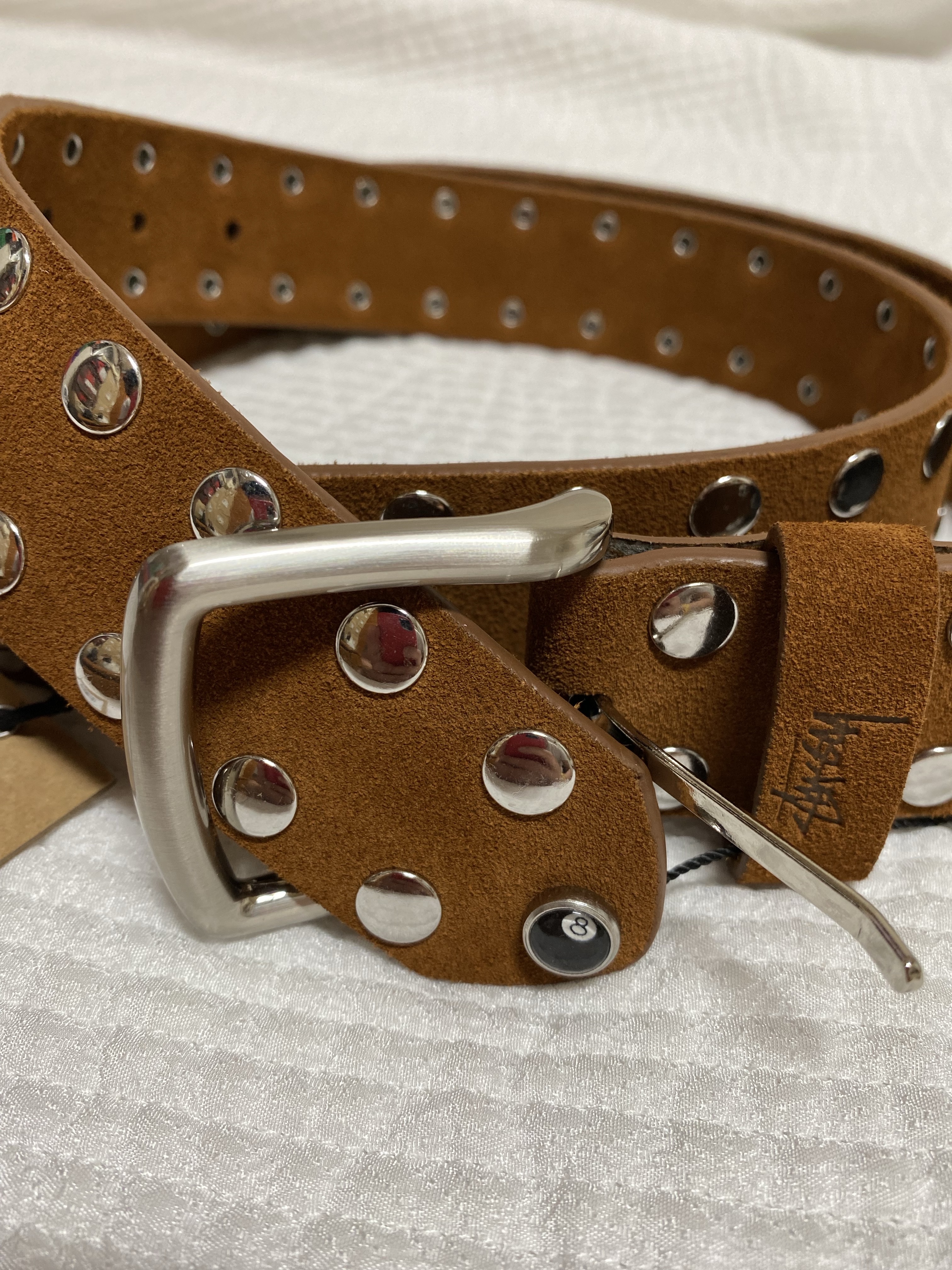 Stussy 8 Ball Studded Belt Brown Suede 착용 스타일