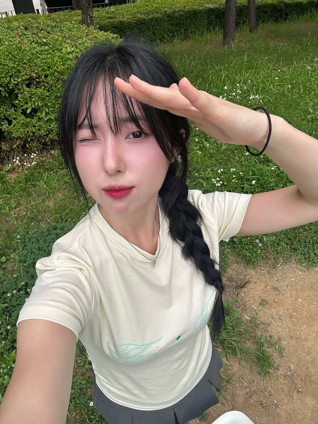 THIS IS FINE Signature Ball Cap Black, THIS IS FINE Cropped Signature Tee Cream 착용 스타일 - 4