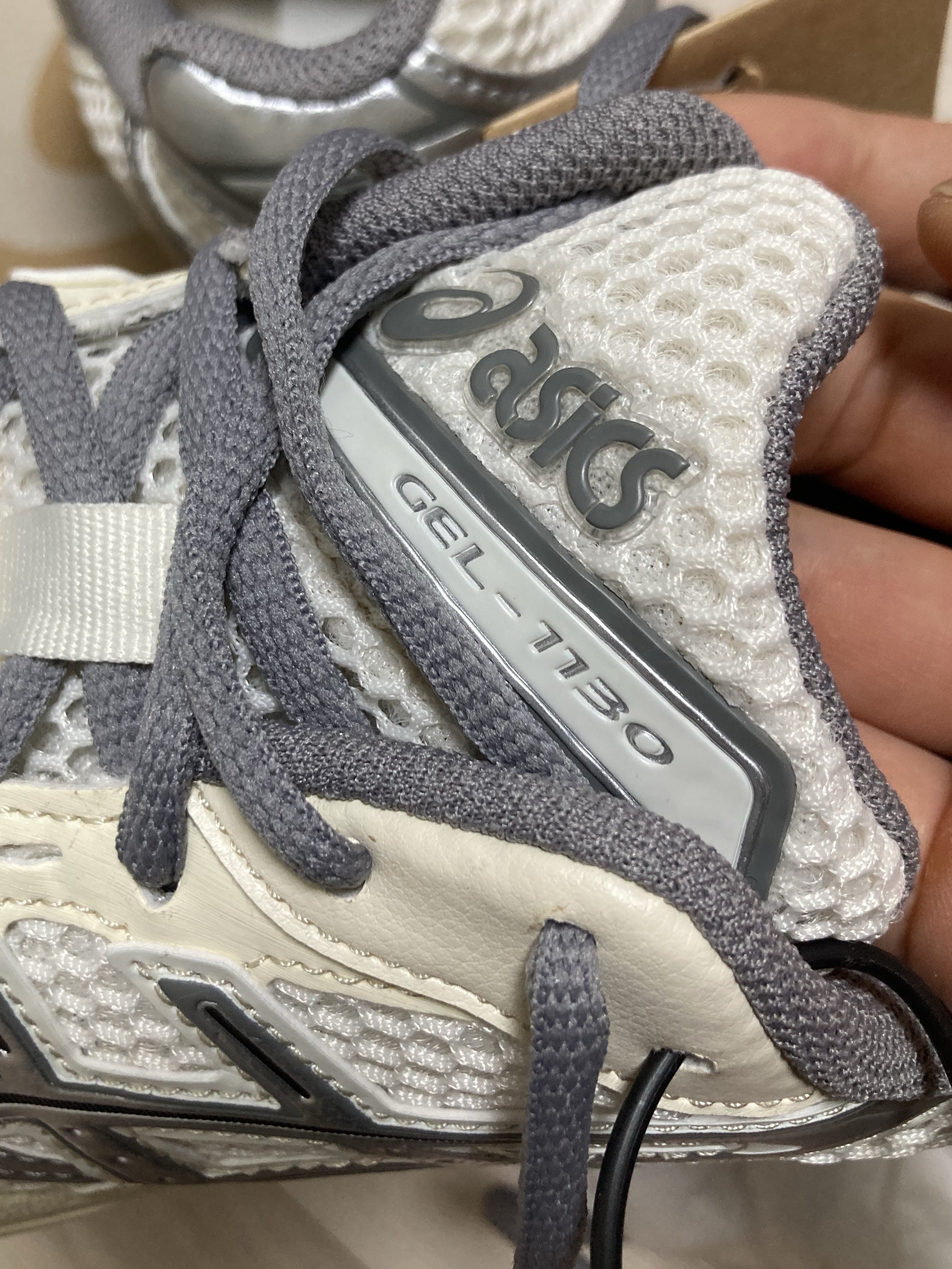 (W) Asics Gel-1130 Cream Clay Grey 착용 스타일 - 3