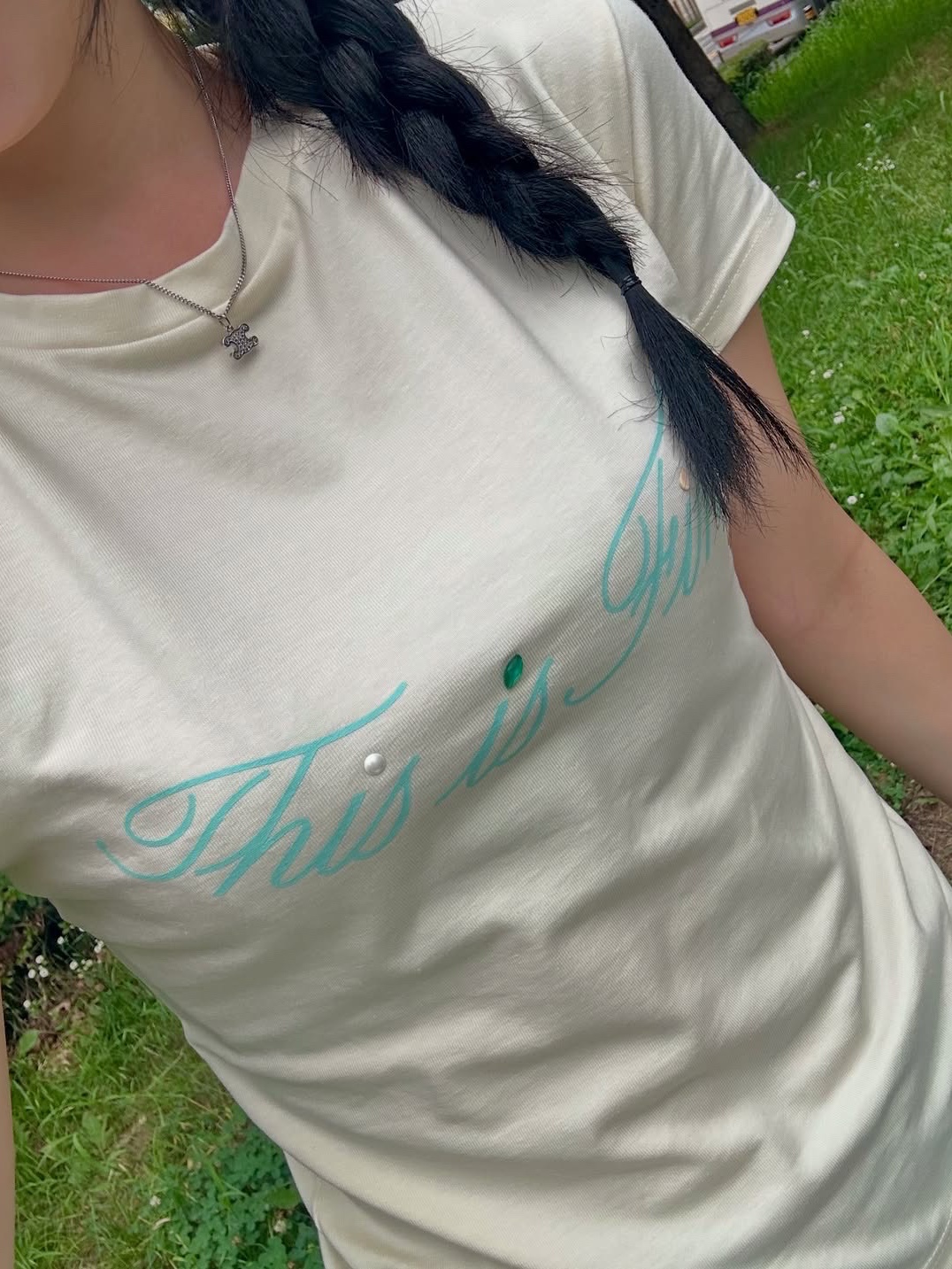THIS IS FINE Signature Ball Cap Black, THIS IS FINE Cropped Signature Tee Cream 착용 스타일 - 5
