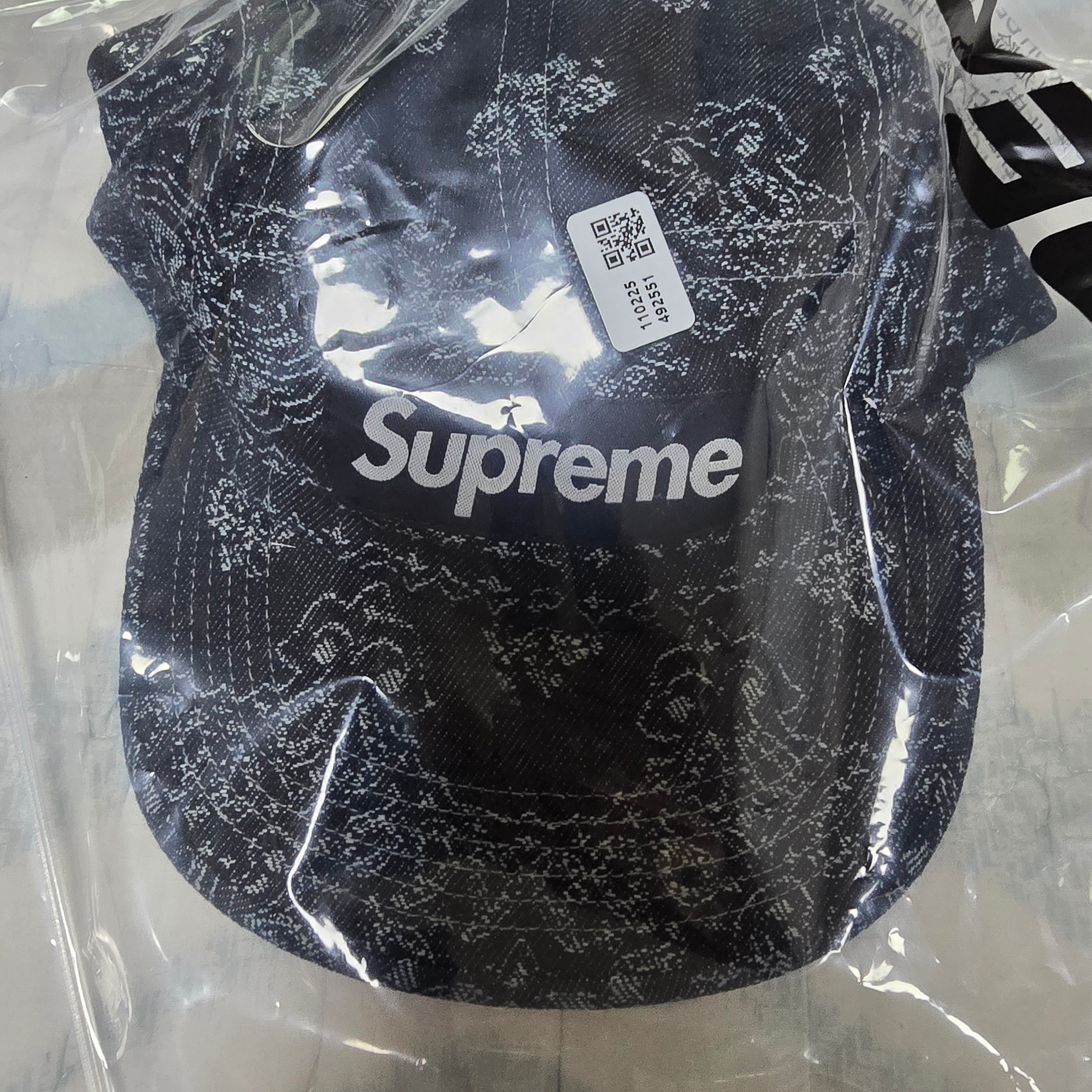 Supreme Bandana Jacquard Denim Camp Cap Indigo - 25SS 착용 스타일