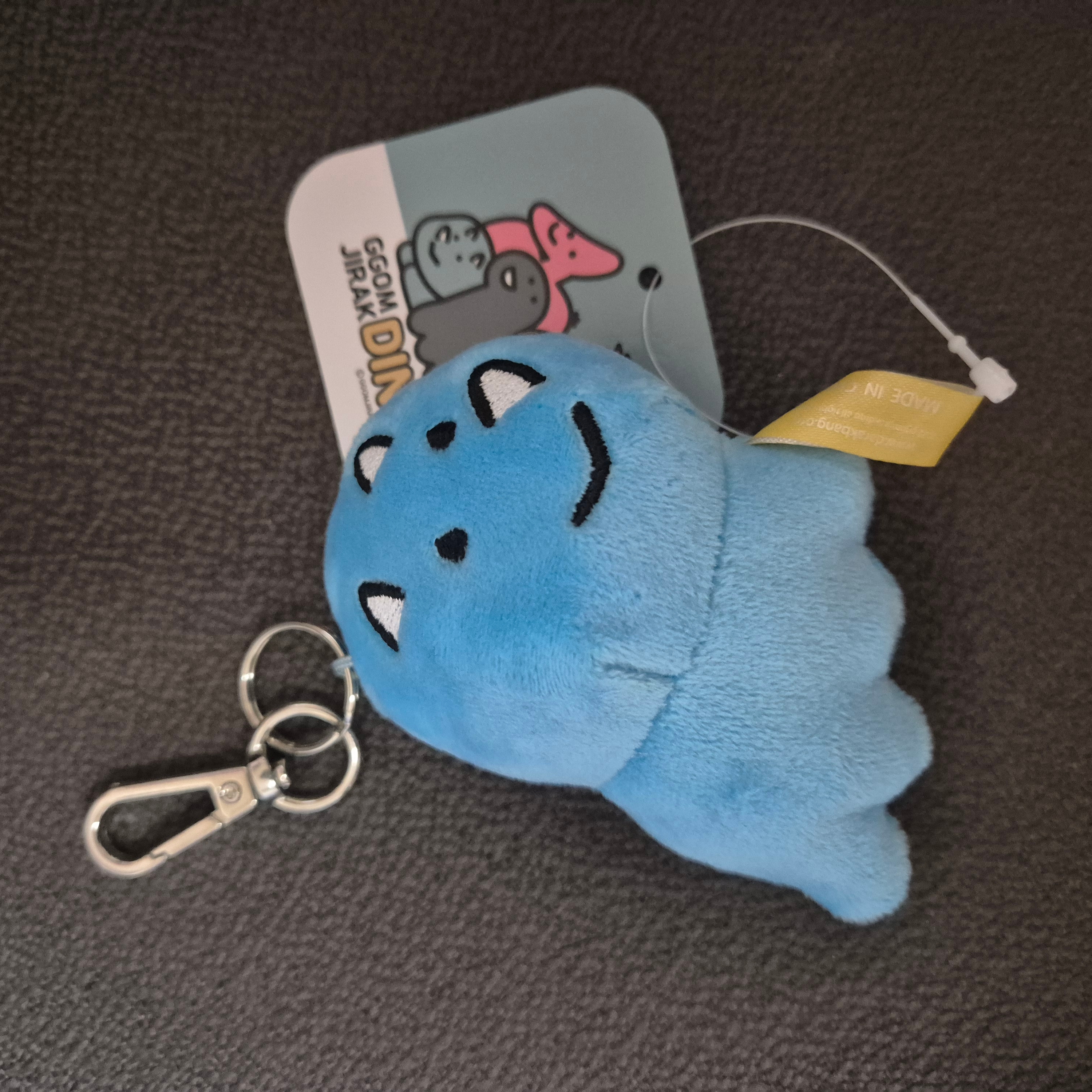Many a Little Ggom Jirak Dino Key Ring Mascott Tricera 착용 스타일