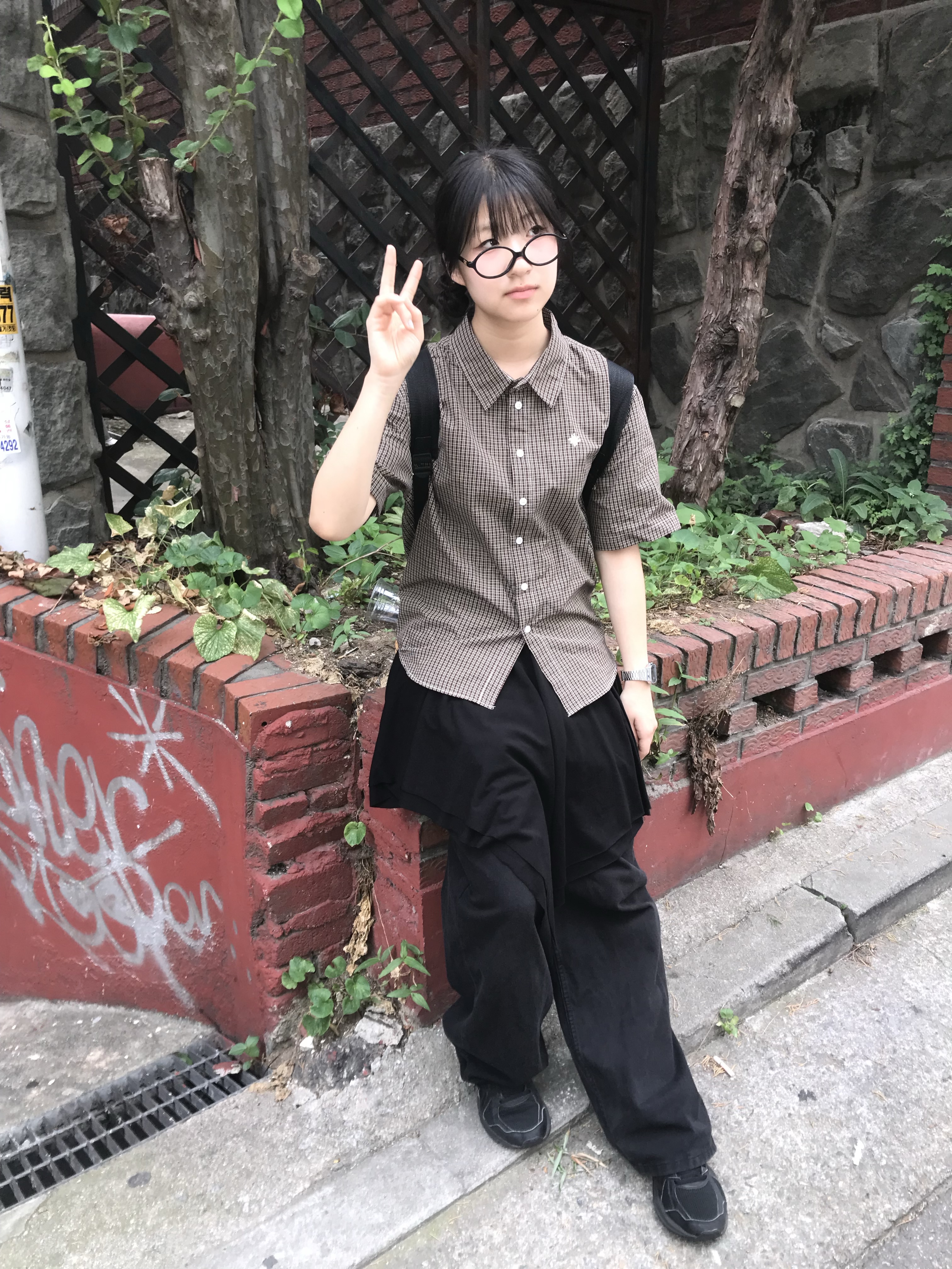 SLOW RECORD HOUSE Logo Check Short Sleeve Shirt Brown 착용 스타일 - 3
